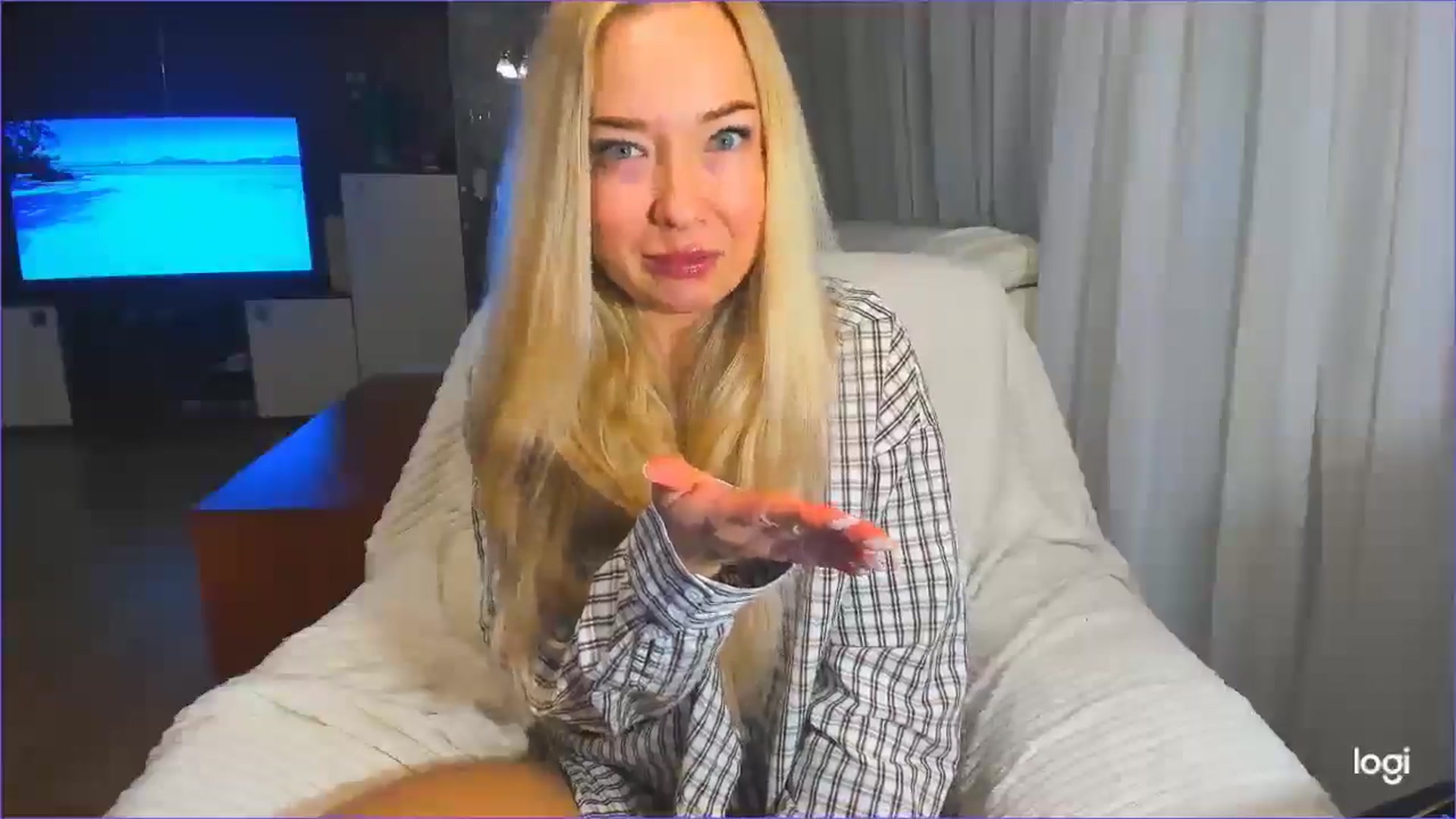 Gallery image thumbnail from FlamingoDream's myfreecams stream on, 03/28/2025, 01:29 image 5 of 20