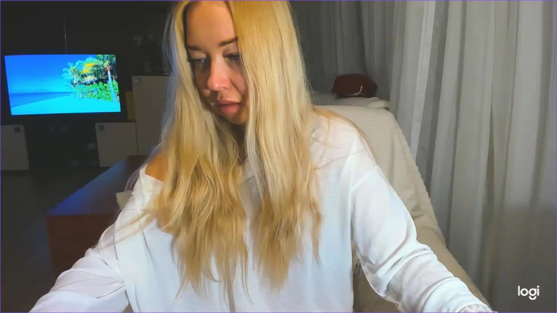 Gallery image thumbnail from FlamingoDream's myfreecams stream on, 03/29/2025, 24:36 image 16 of 20