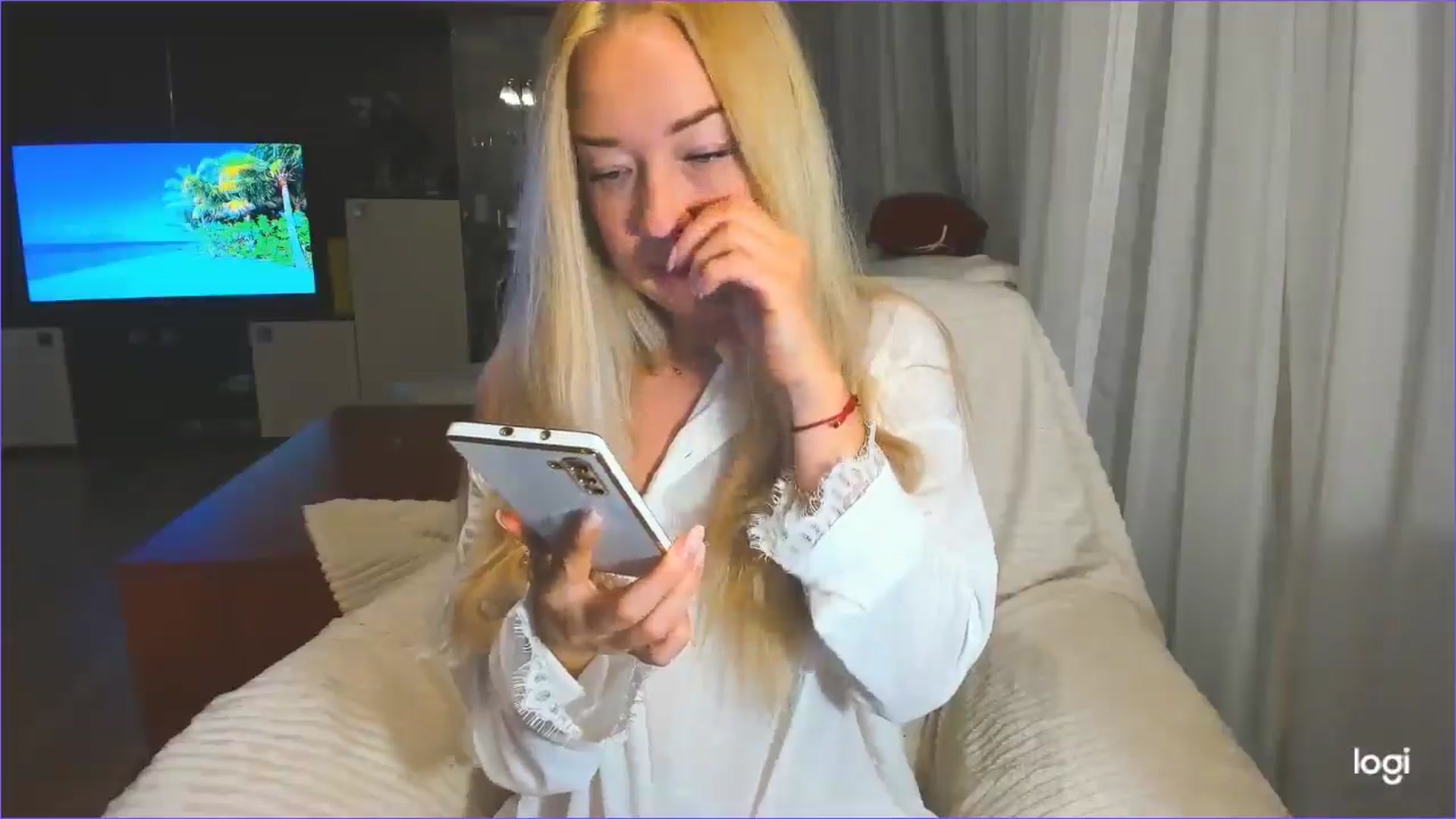 Gallery image thumbnail from FlamingoDream's myfreecams stream on, 03/29/2025, 24:36 image 15 of 20