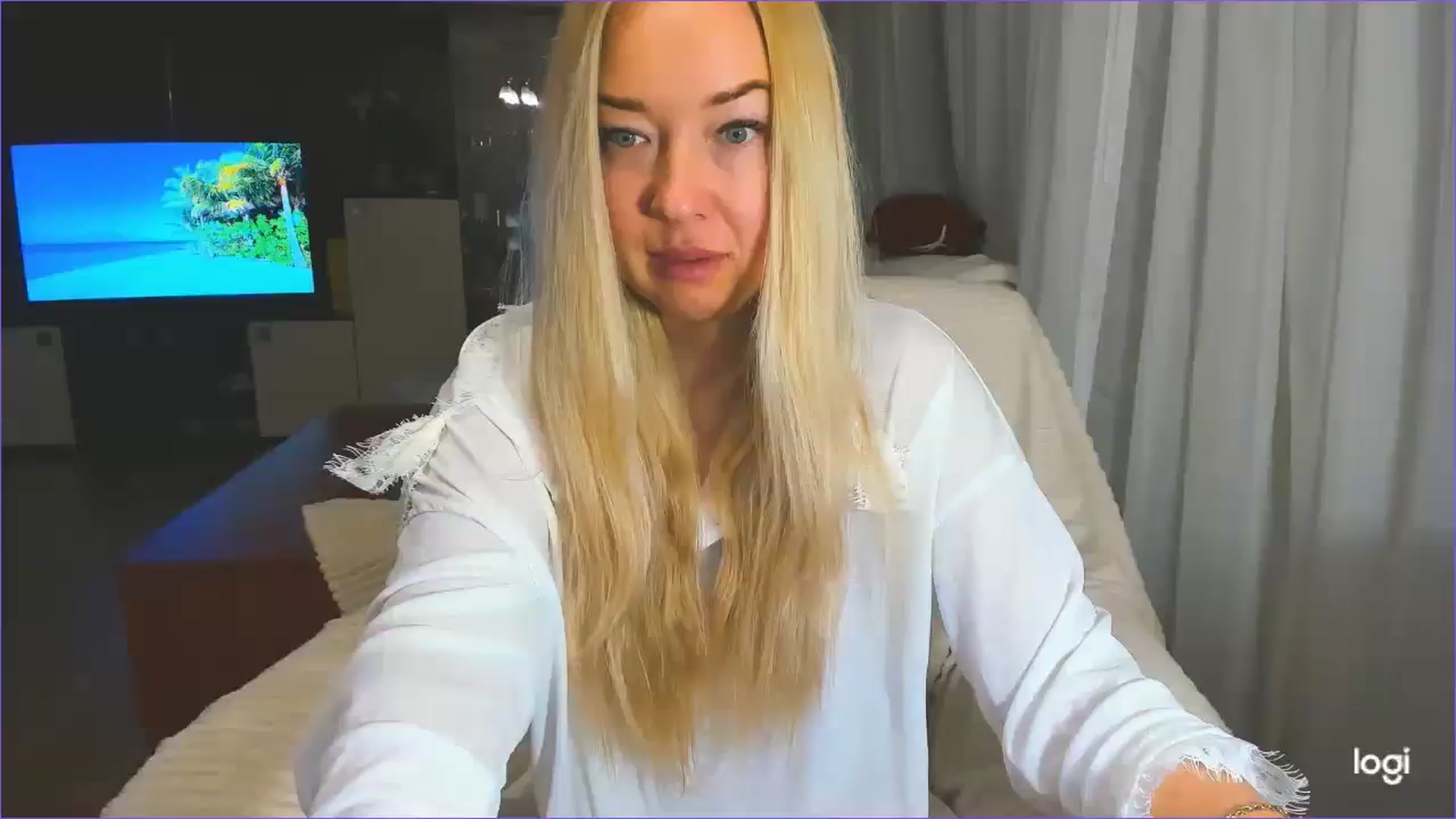 Gallery image thumbnail from FlamingoDream's myfreecams stream on, 03/29/2025, 24:36 image 7 of 20