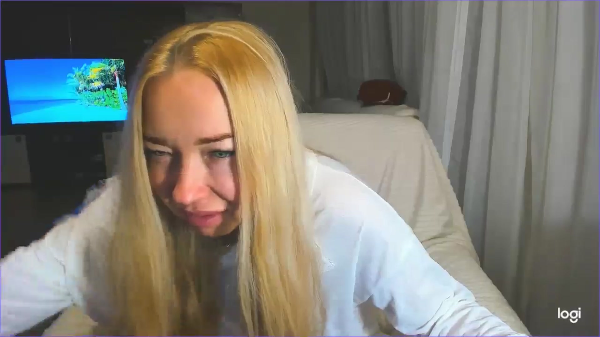 Gallery image thumbnail from FlamingoDream's myfreecams stream on, 03/29/2025, 24:36 image 9 of 20