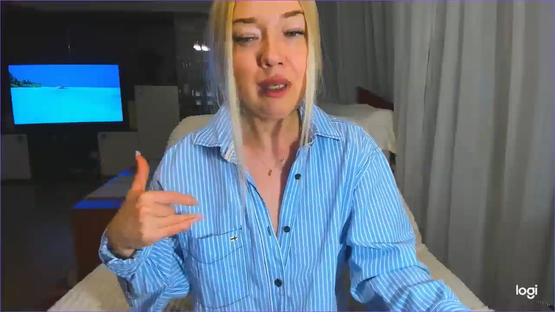 Gallery image thumbnail from FlamingoDream's myfreecams stream on, 03/31/2025, 23:53 image 6 of 20