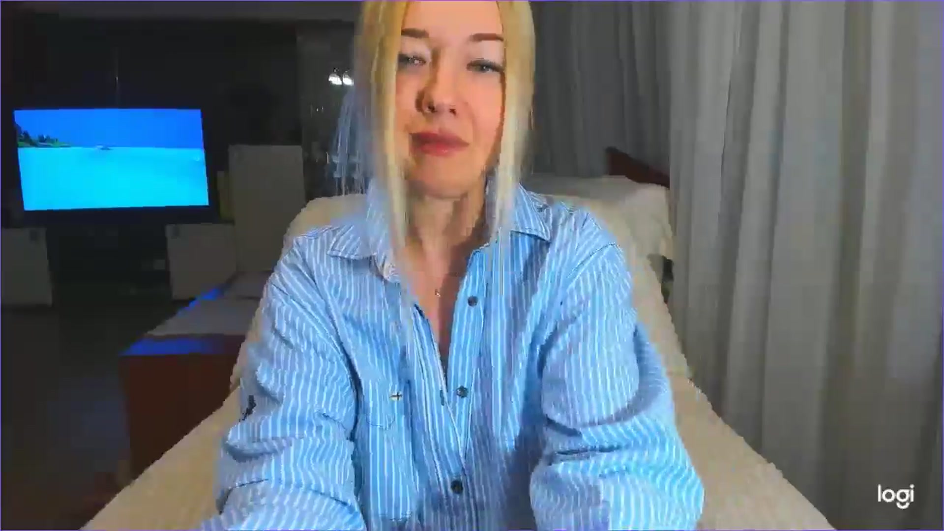 Gallery image thumbnail from FlamingoDream's myfreecams stream on, 03/31/2025, 23:53 image 11 of 20
