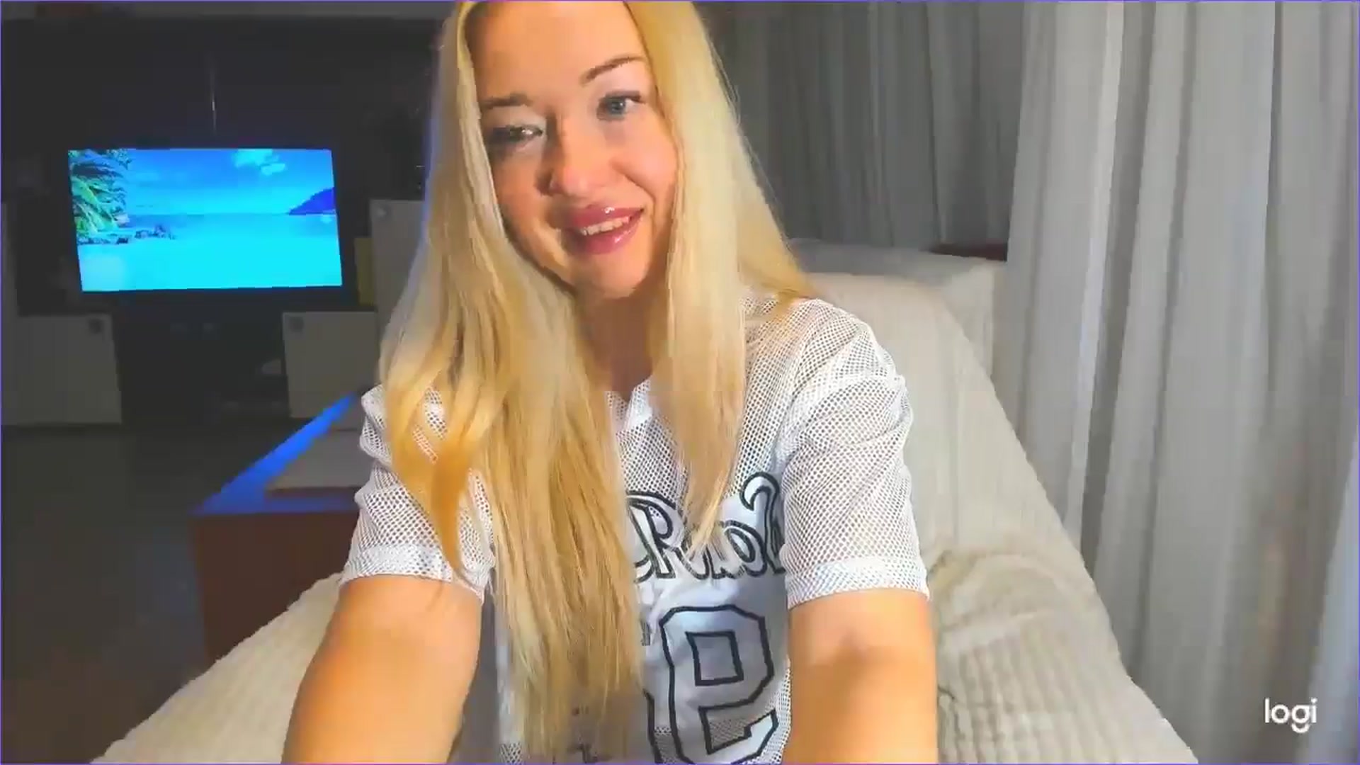 Gallery image thumbnail from FlamingoDream's myfreecams stream on, 04/01/2025, 21:30 image 9 of 20