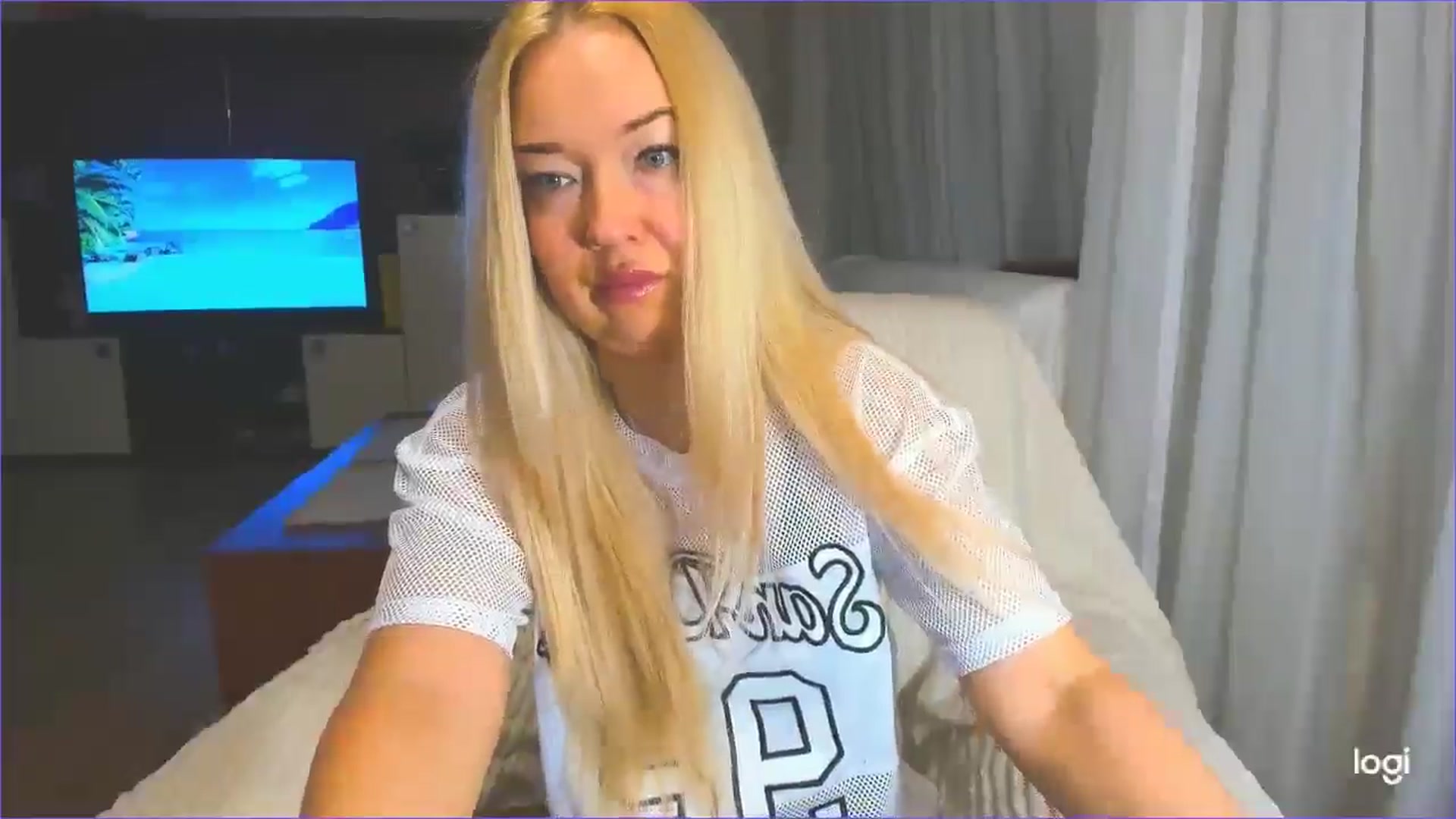 Gallery image thumbnail from FlamingoDream's myfreecams stream on, 04/01/2025, 21:30 image 10 of 20