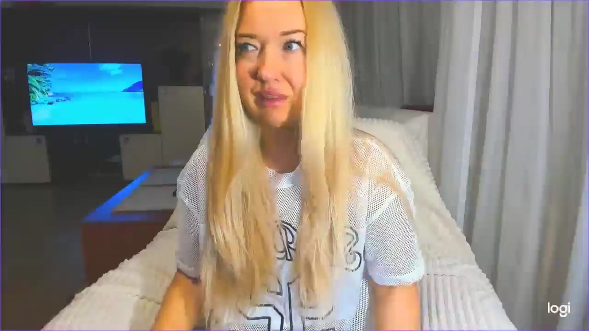 Gallery image thumbnail from FlamingoDream's myfreecams stream on, 04/02/2025, 24:24 image 5 of 20