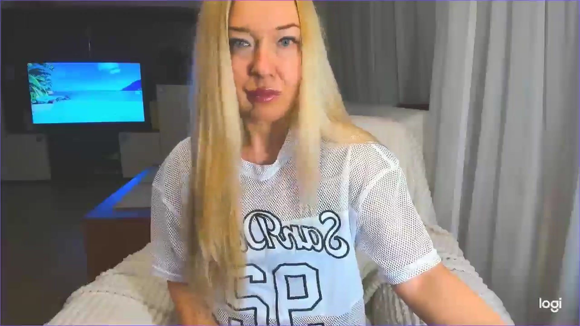 Gallery image thumbnail from FlamingoDream's myfreecams stream on, 04/02/2025, 24:24 image 14 of 20