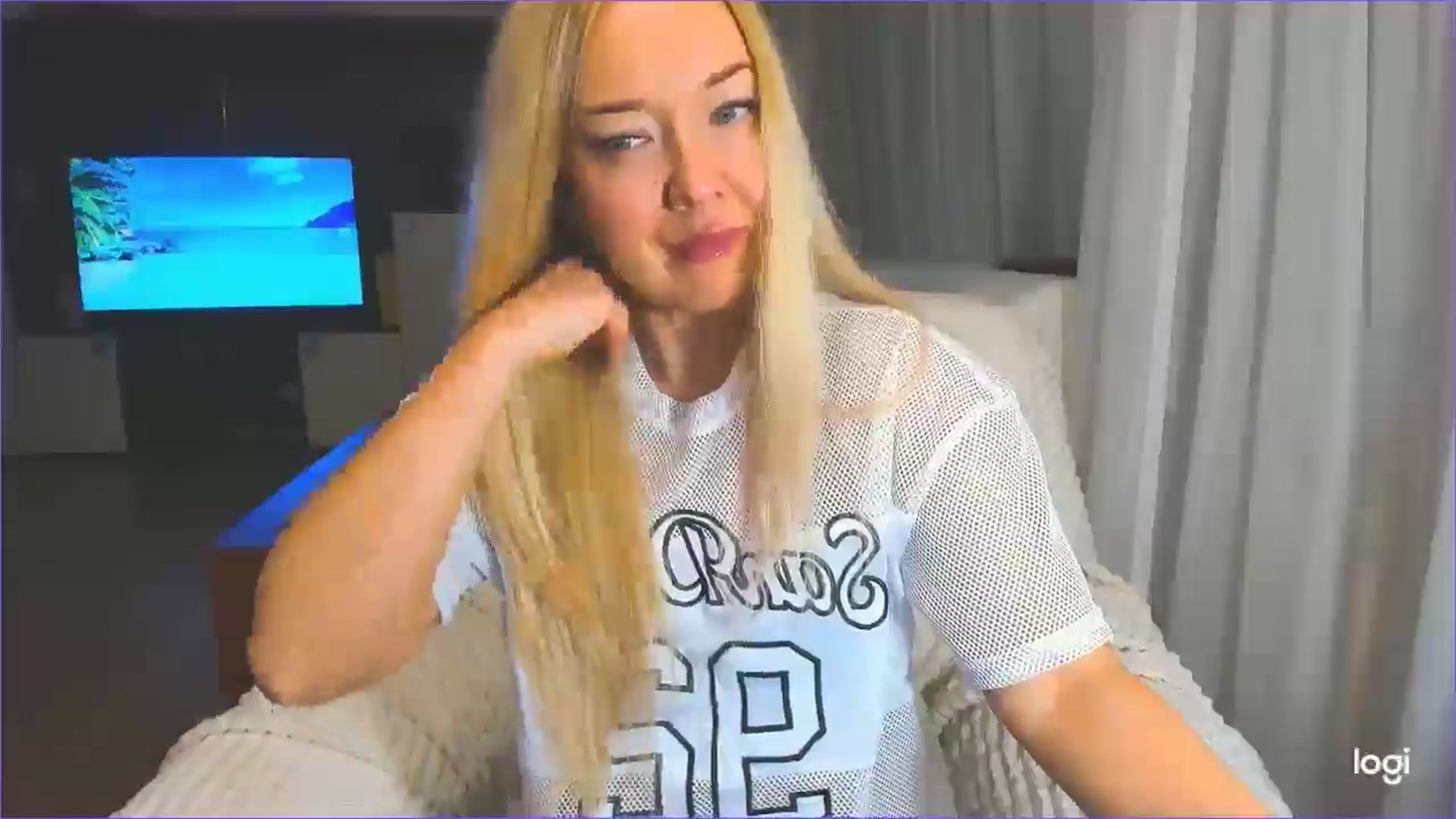 Gallery image thumbnail from FlamingoDream's myfreecams stream on, 04/02/2025, 24:24 image 17 of 20