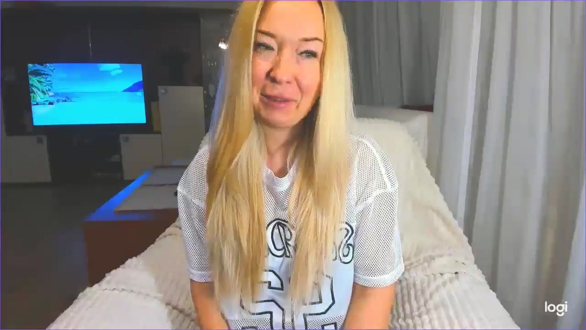 Gallery image thumbnail from FlamingoDream's myfreecams stream on, 04/02/2025, 24:24 image 9 of 20