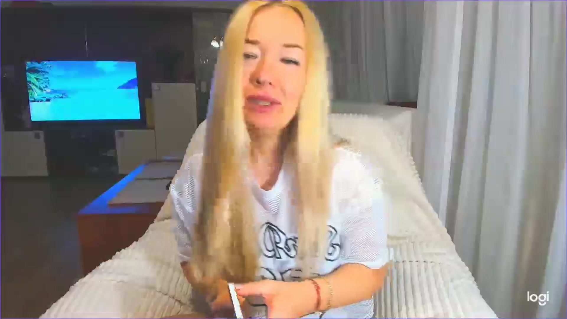 Gallery image thumbnail from FlamingoDream's myfreecams stream on, 04/02/2025, 24:24 image 3 of 20
