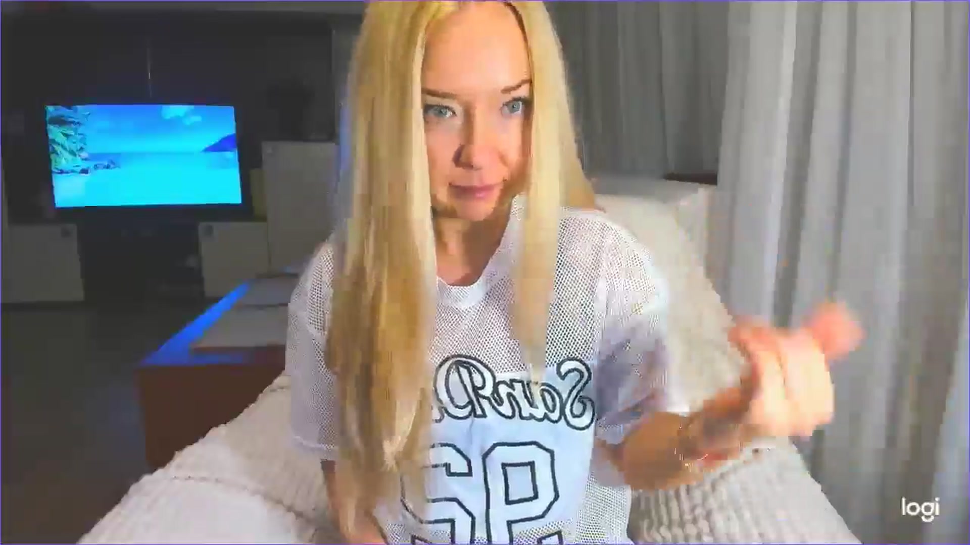 Gallery image thumbnail from FlamingoDream's myfreecams stream on, 04/02/2025, 24:24 image 8 of 20