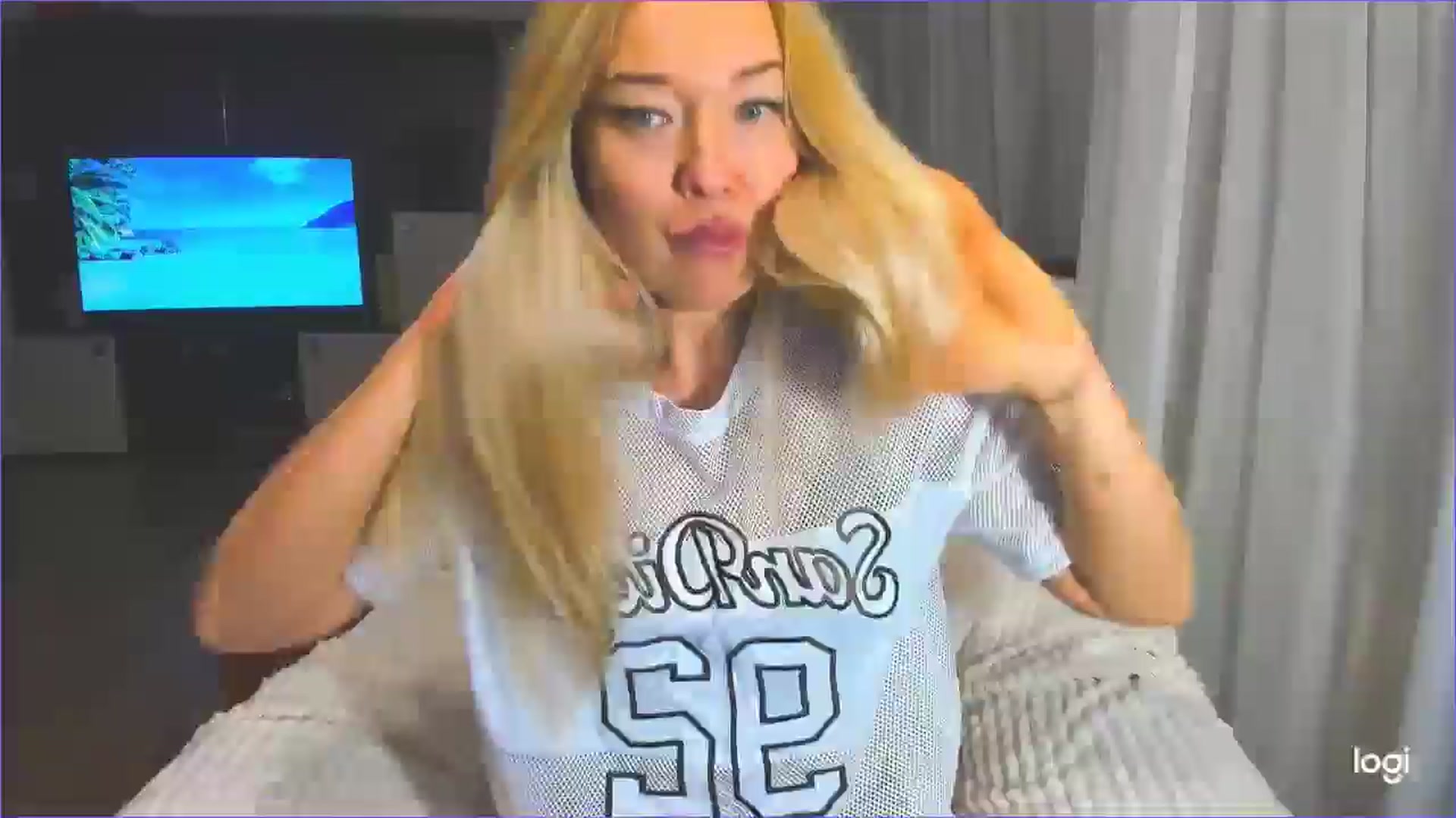 Gallery image thumbnail from FlamingoDream's myfreecams stream on, 04/02/2025, 24:24 image 10 of 20