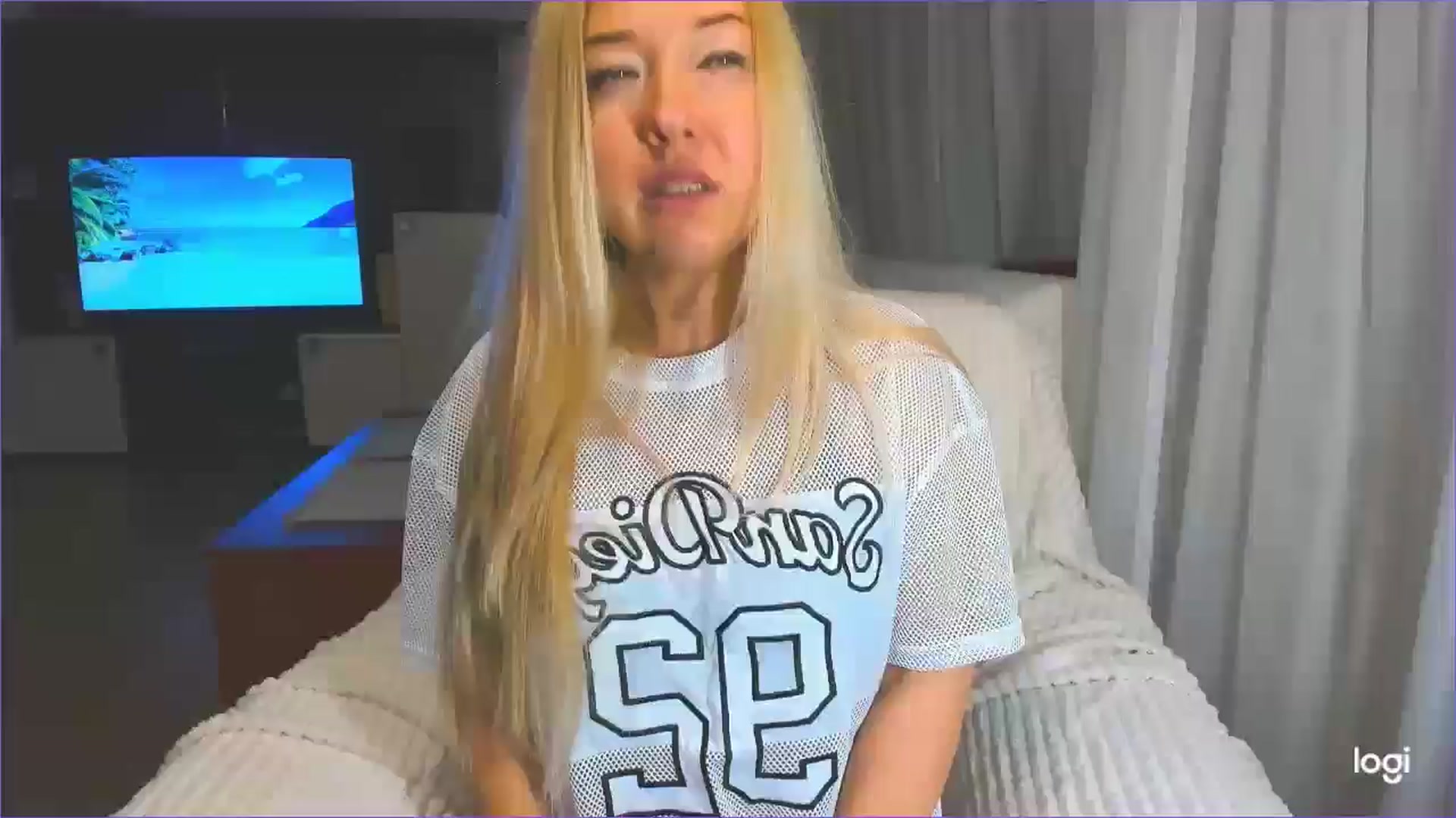 Gallery image thumbnail from FlamingoDream's myfreecams stream on, 04/02/2025, 24:24 image 12 of 20