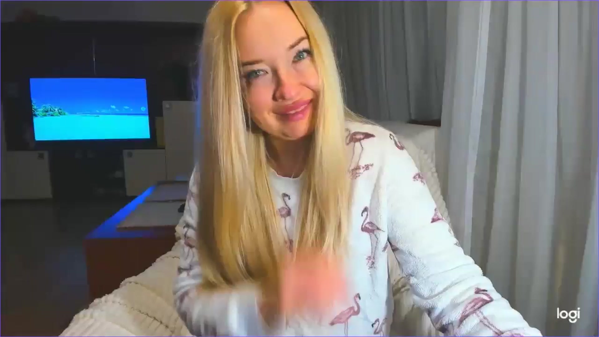 Gallery image thumbnail from FlamingoDream's myfreecams stream on, 04/02/2025, 01:49 image 19 of 20