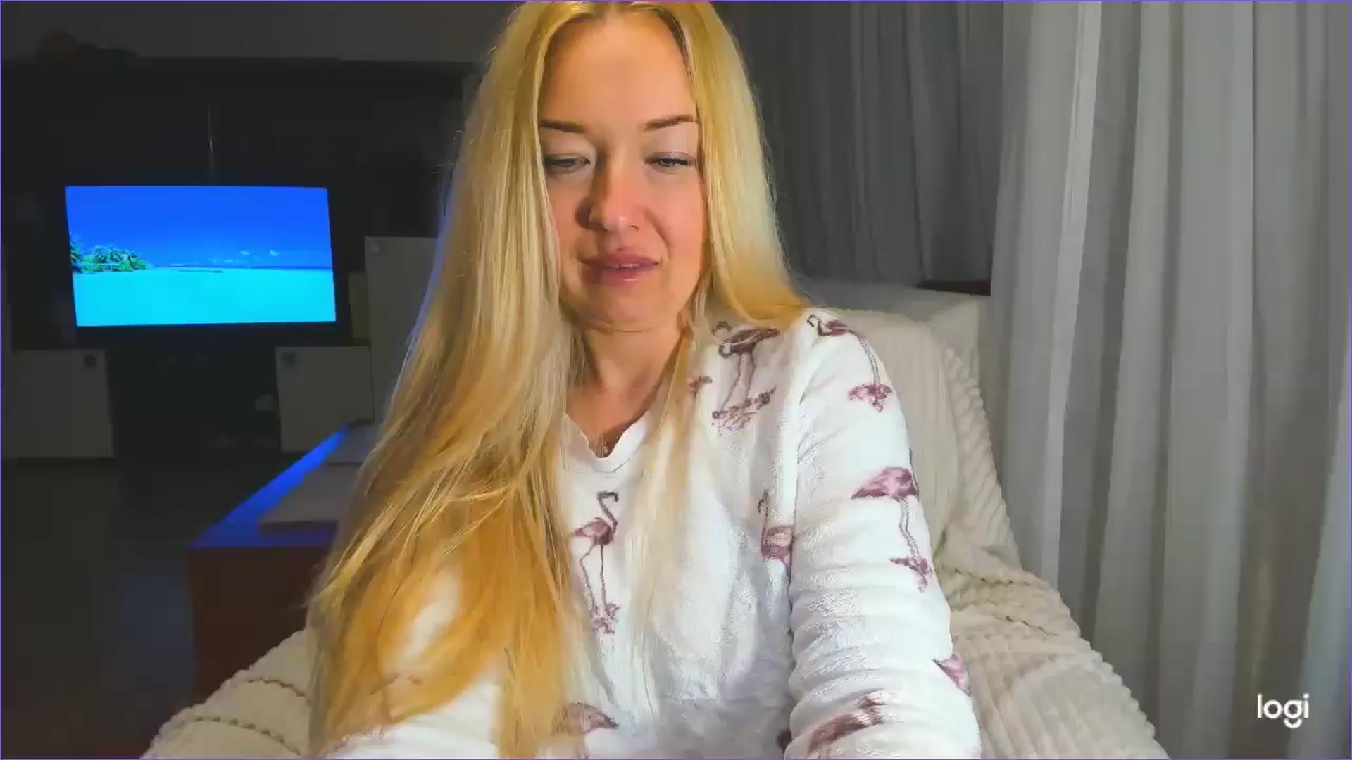 Gallery image thumbnail from FlamingoDream's myfreecams stream on, 04/02/2025, 01:49 image 10 of 20
