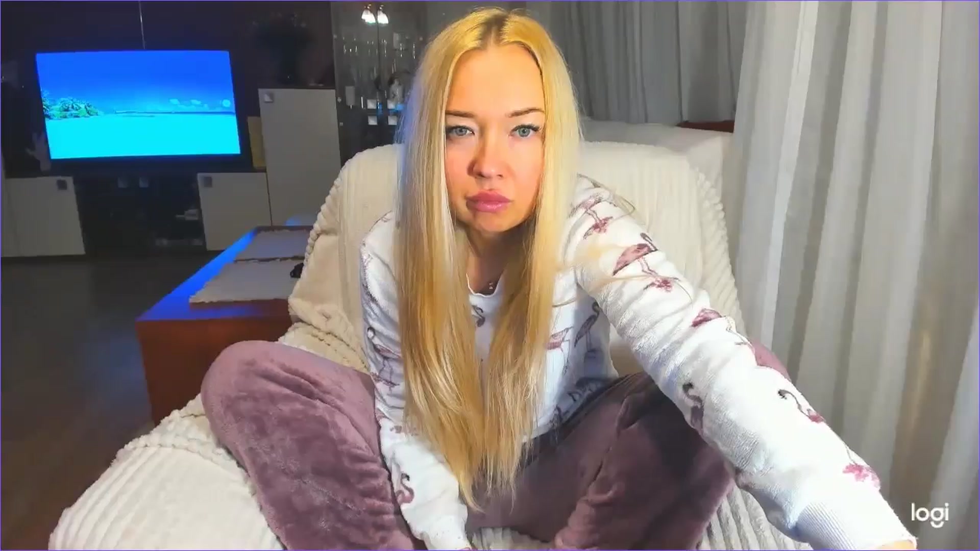 Gallery image thumbnail from FlamingoDream's myfreecams stream on, 04/02/2025, 01:49 image 6 of 20