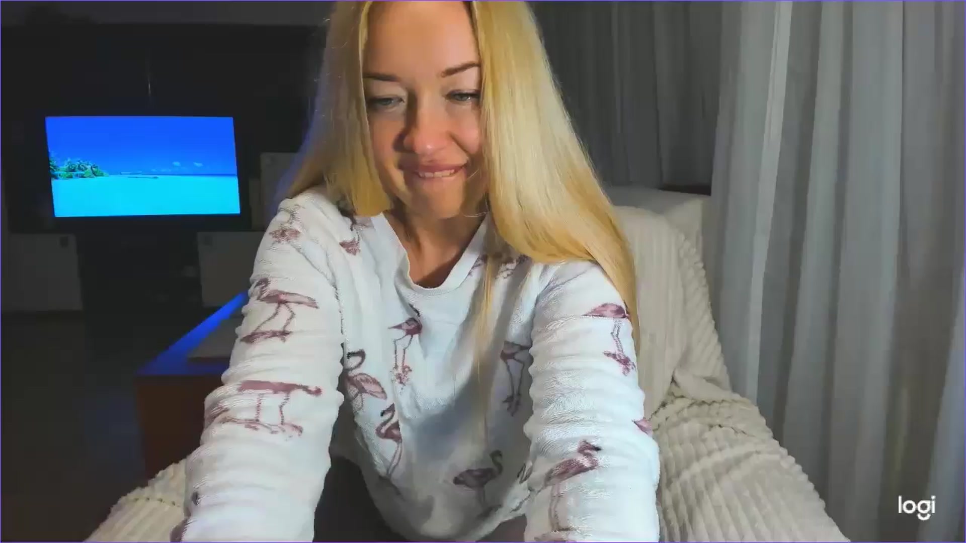 Gallery image thumbnail from FlamingoDream's myfreecams stream on, 04/02/2025, 01:49 image 15 of 20