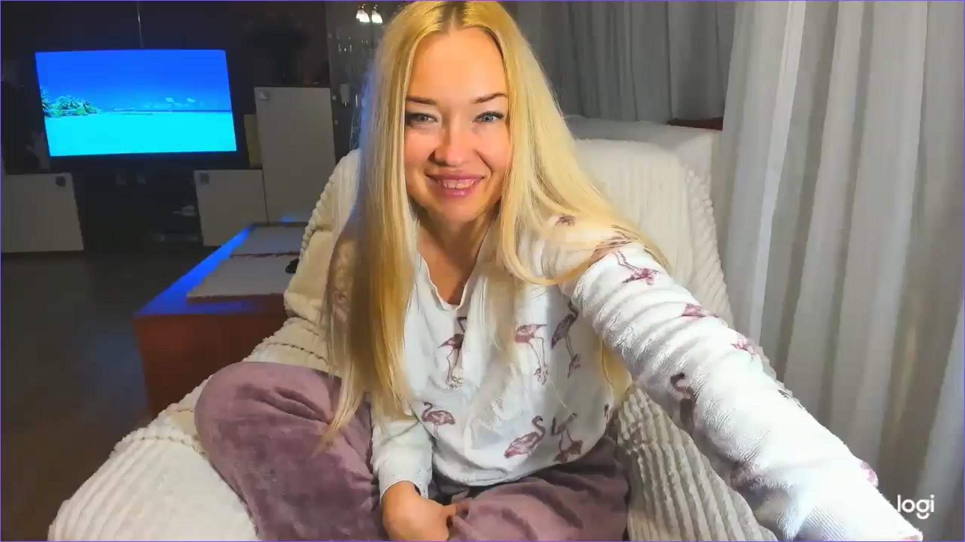 Gallery image thumbnail from FlamingoDream's myfreecams stream on, 04/02/2025, 01:49 image 8 of 20