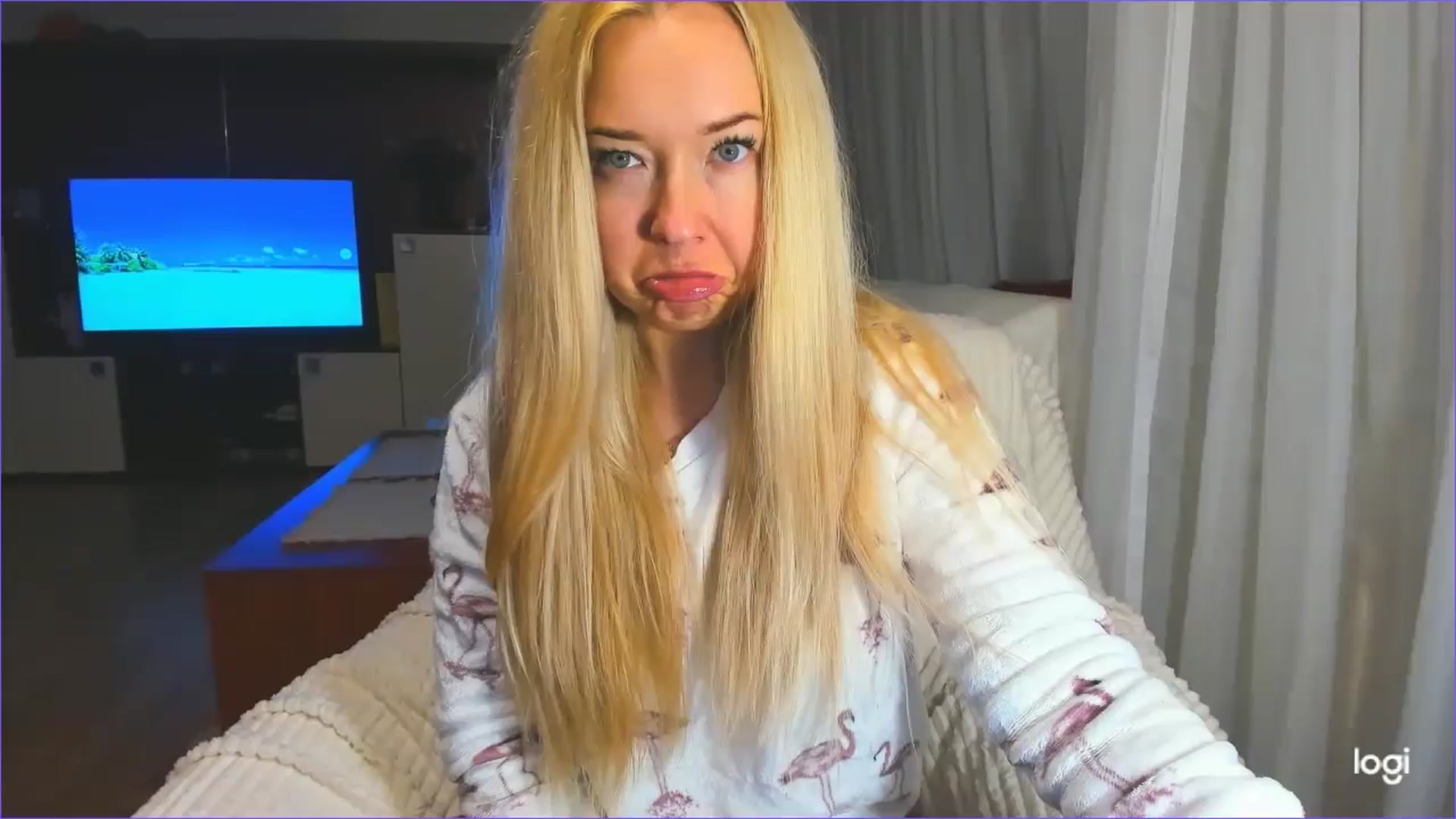 Gallery image thumbnail from FlamingoDream's myfreecams stream on, 04/02/2025, 01:49 image 14 of 20
