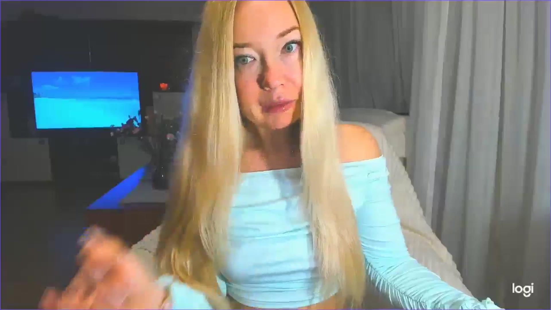 Gallery image thumbnail from FlamingoDream's myfreecams stream on, 04/03/2025, 21:21 image 18 of 20