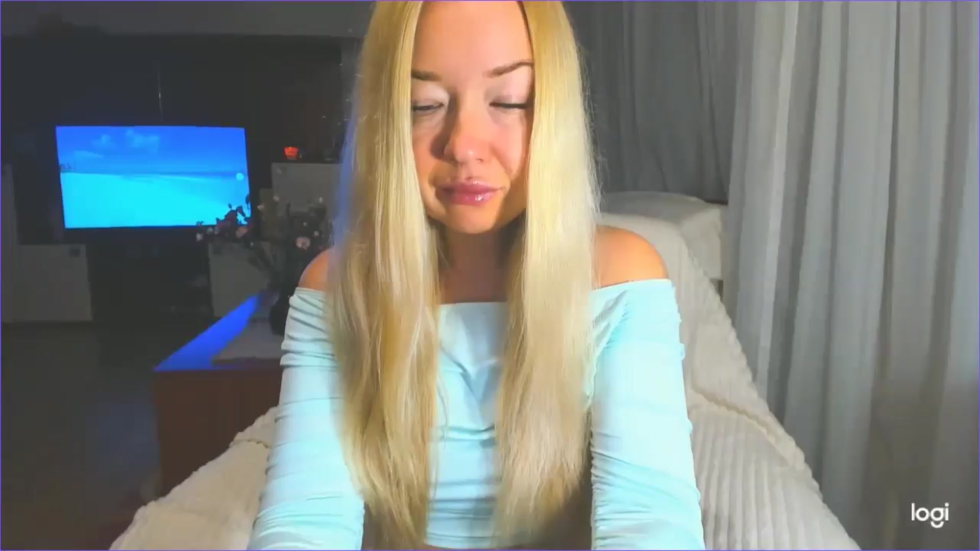 Gallery image thumbnail from FlamingoDream's myfreecams stream on, 04/03/2025, 21:21 image 17 of 20