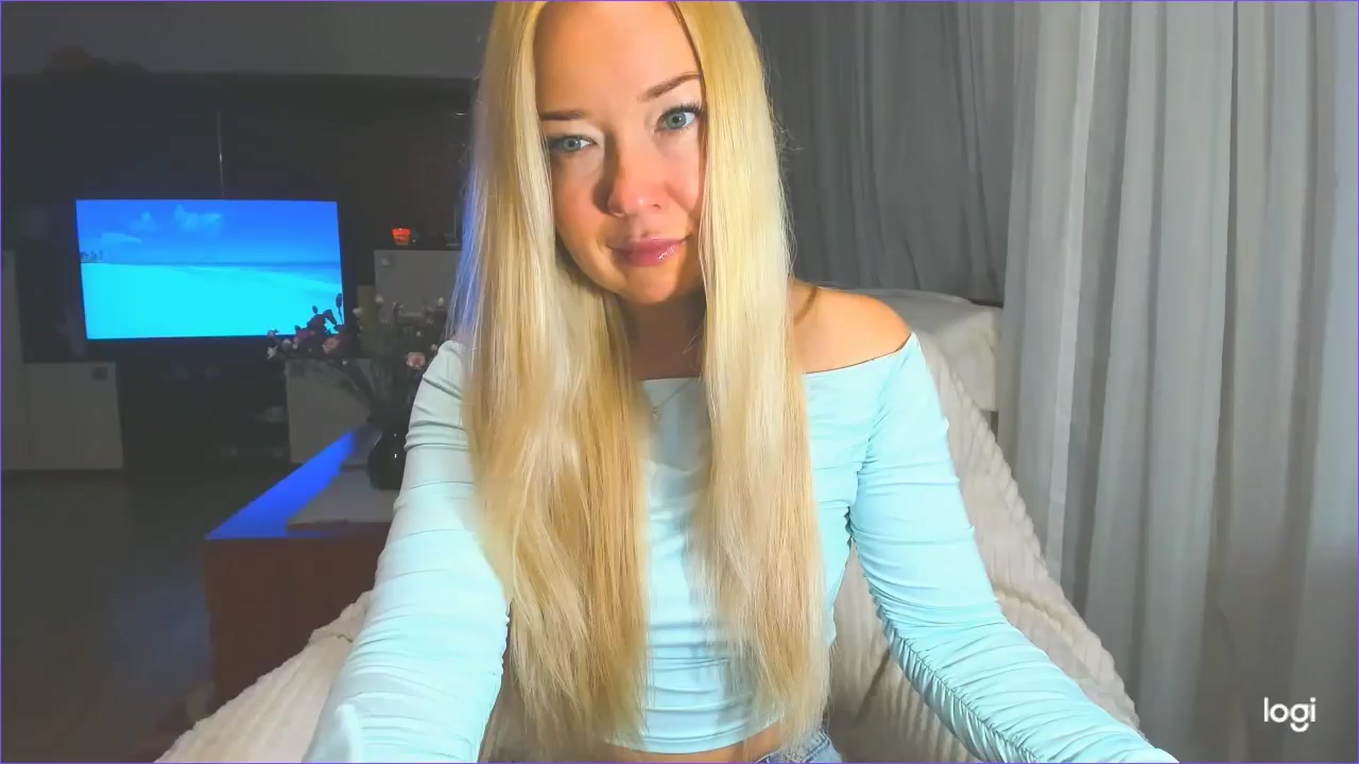 Gallery image thumbnail from FlamingoDream's myfreecams stream on, 04/03/2025, 21:21 image 8 of 20