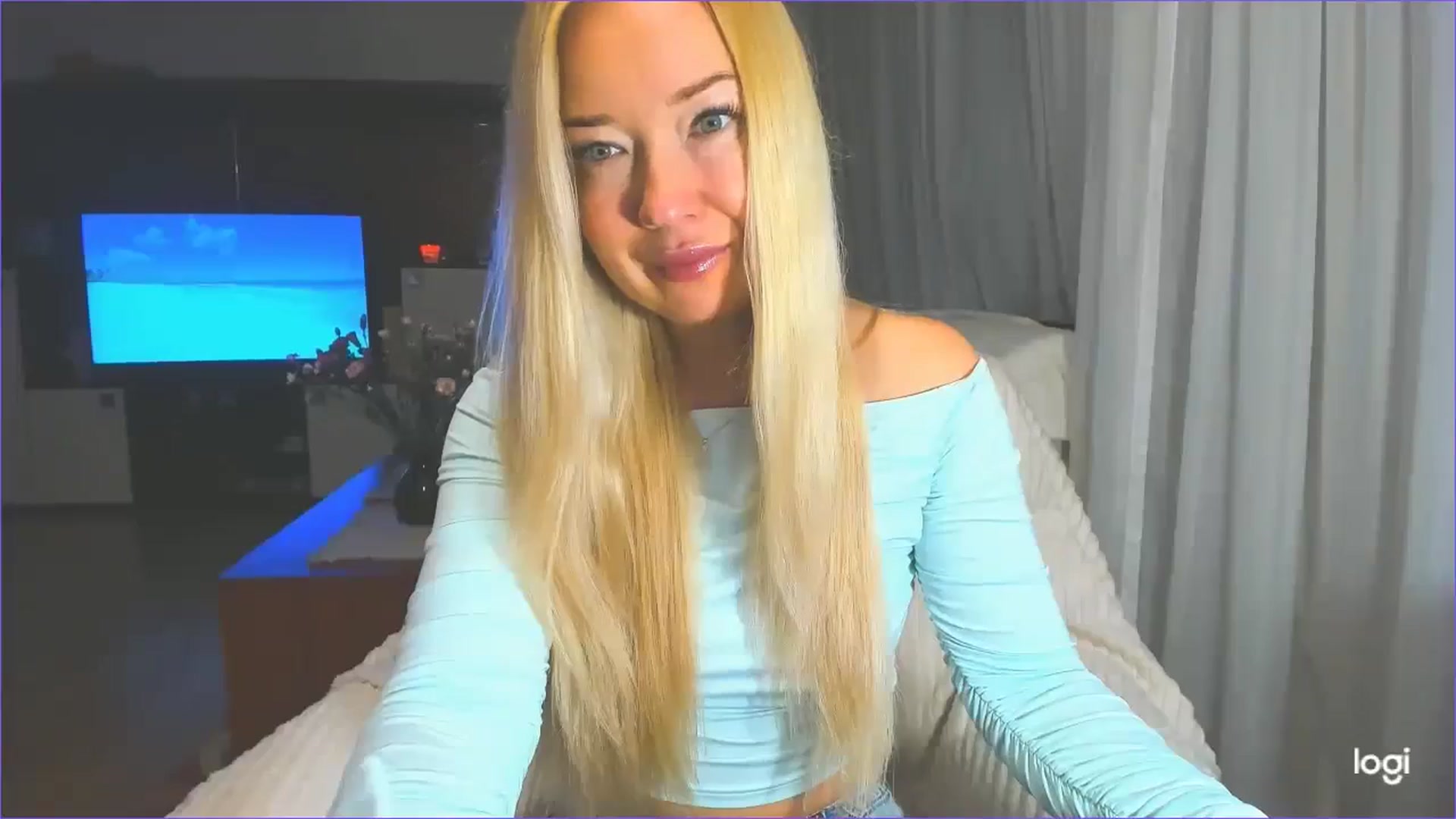Gallery image thumbnail from FlamingoDream's myfreecams stream on, 04/03/2025, 21:21 image 7 of 20