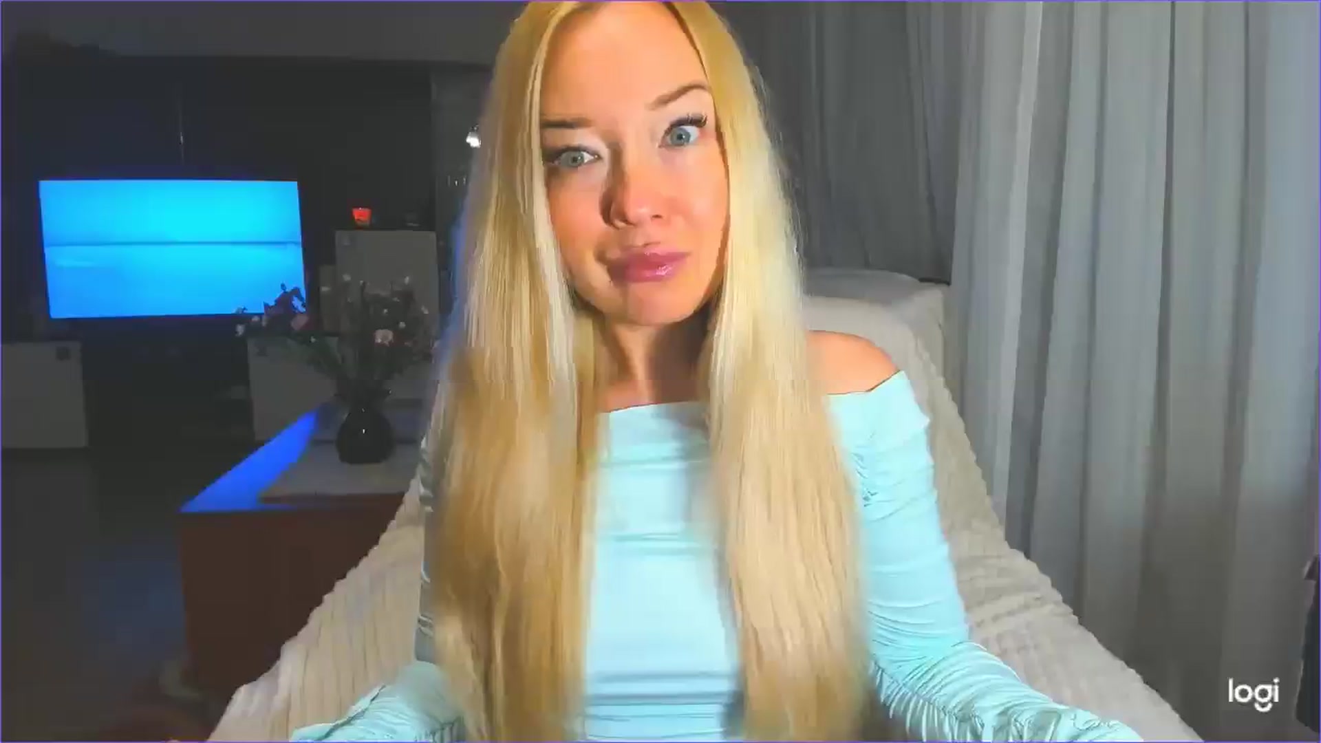 Gallery image thumbnail from FlamingoDream's myfreecams stream on, 04/04/2025, 24:04 image 4 of 20