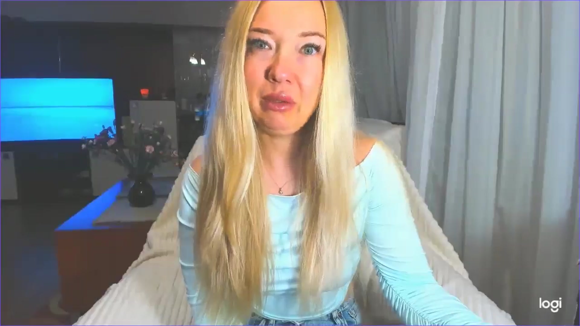 Gallery image thumbnail from FlamingoDream's myfreecams stream on, 04/04/2025, 24:04 image 18 of 20