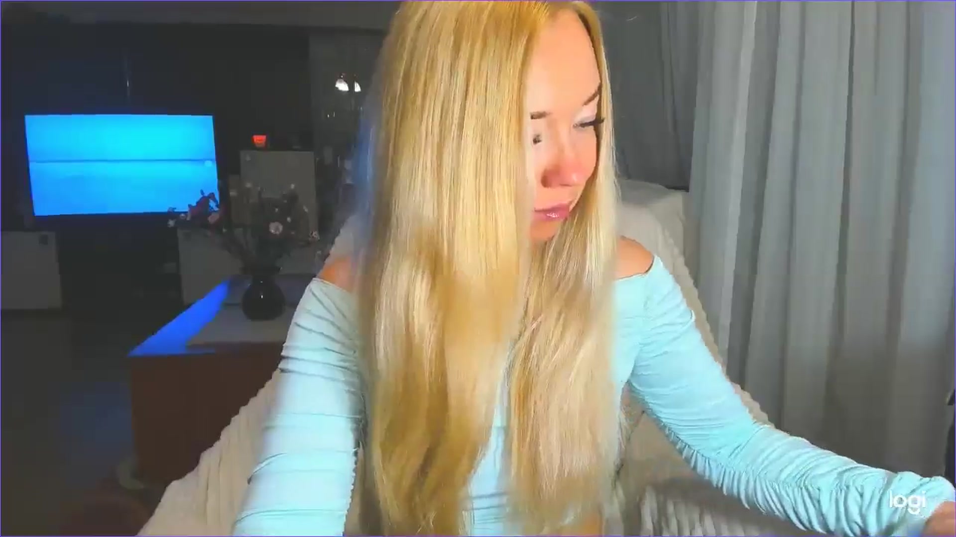 Gallery image thumbnail from FlamingoDream's myfreecams stream on, 04/04/2025, 24:04 image 5 of 20