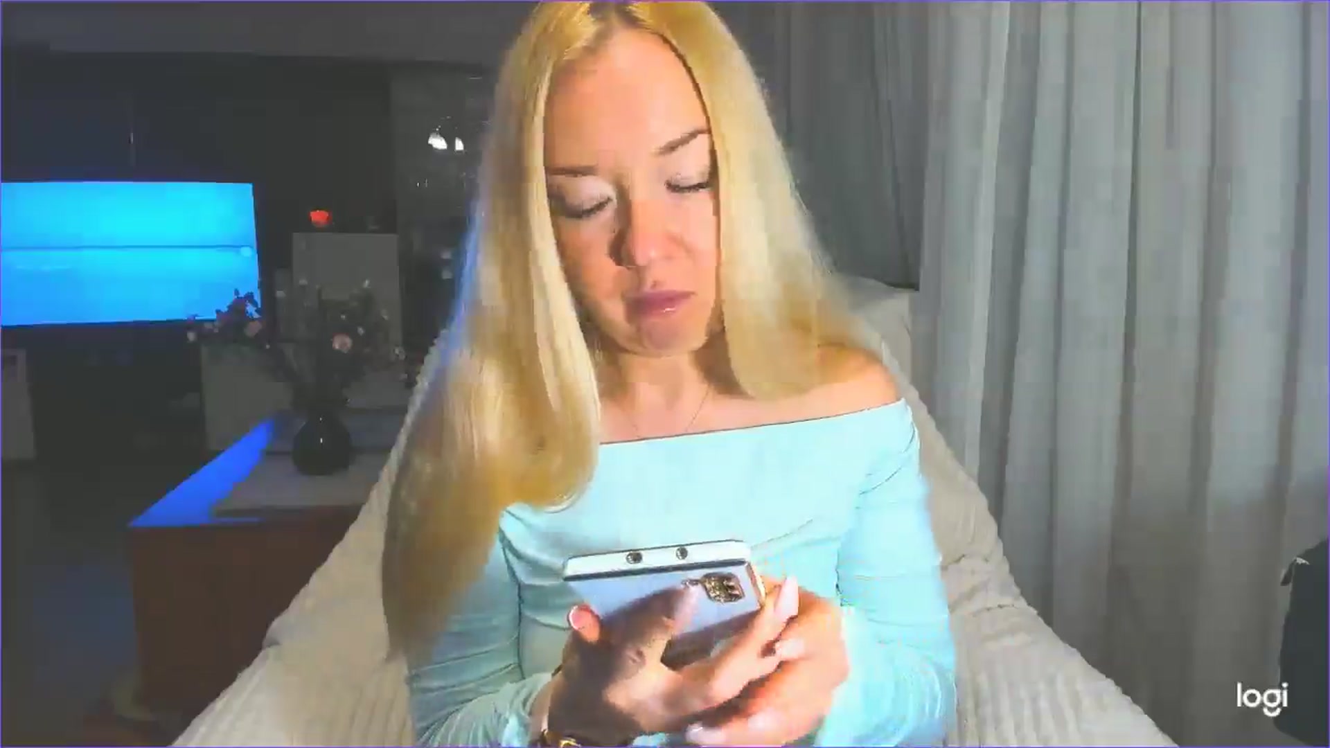 Gallery image thumbnail from FlamingoDream's myfreecams stream on, 04/04/2025, 24:04 image 8 of 20