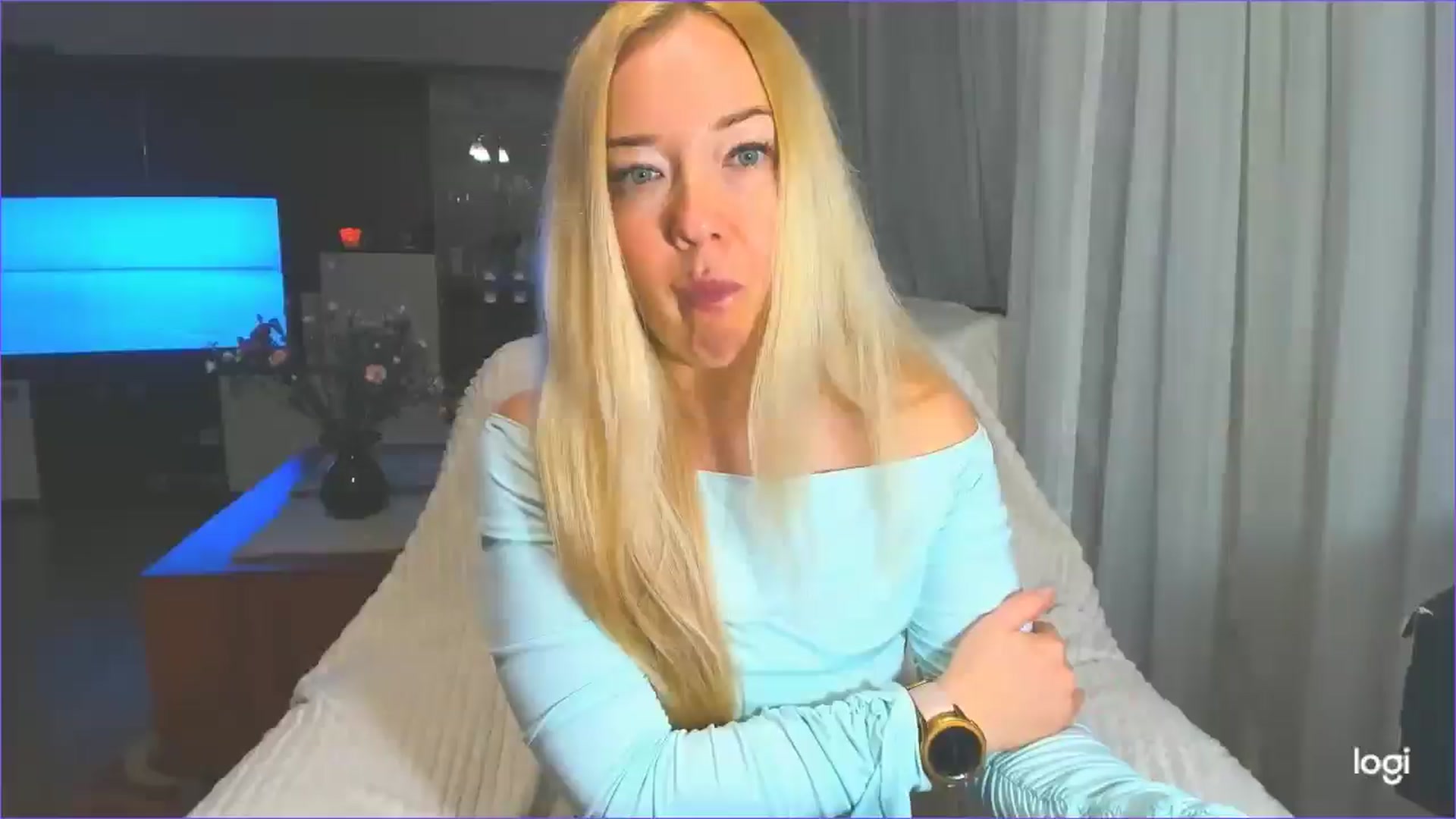 Gallery image thumbnail from FlamingoDream's myfreecams stream on, 04/04/2025, 24:04 image 9 of 20