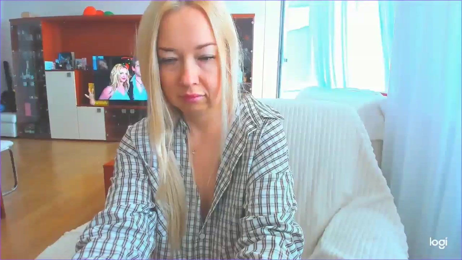 Gallery image thumbnail from FlamingoDream's myfreecams stream on, 04/04/2025, 10:37 image 4 of 20