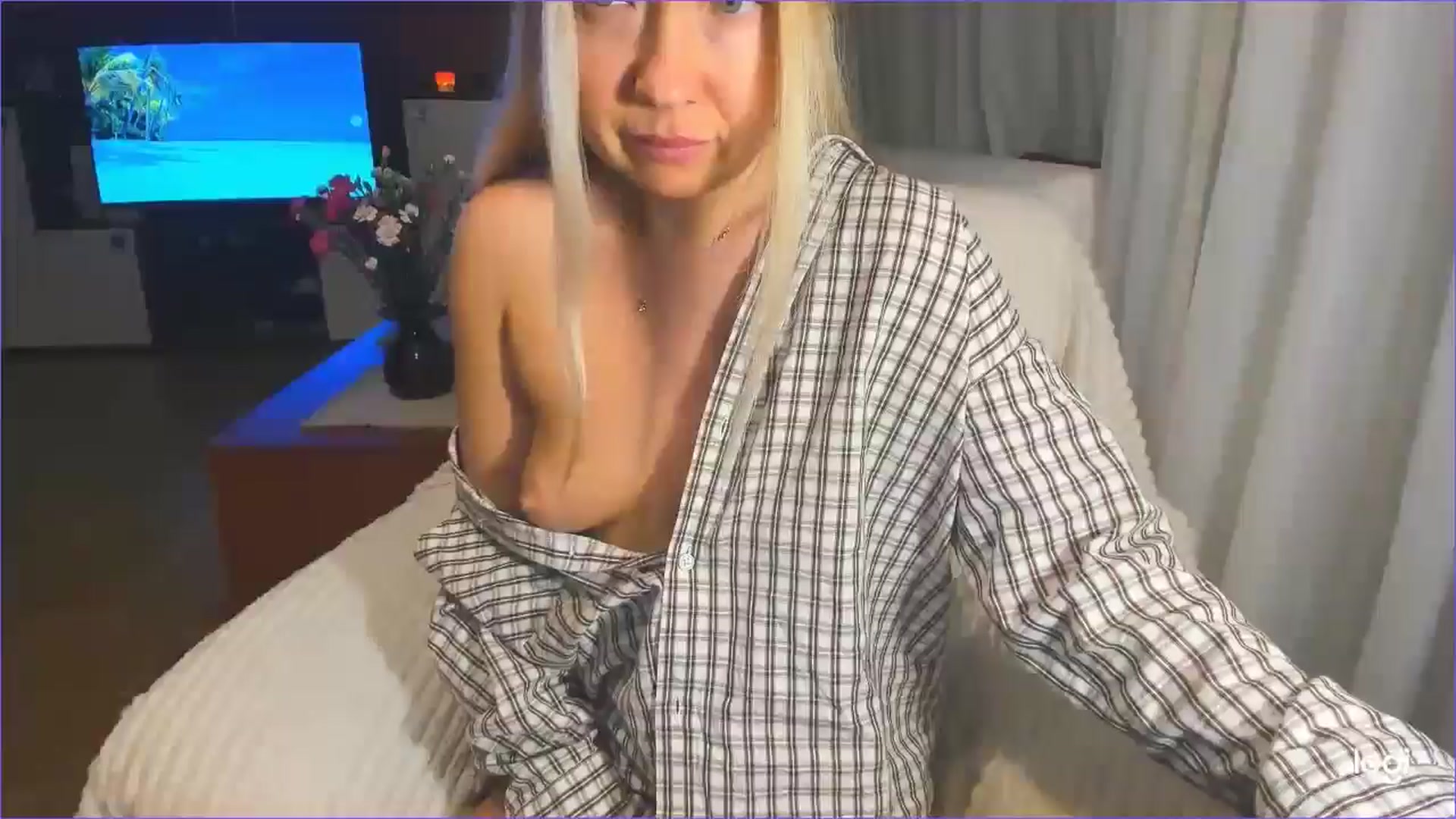Gallery image thumbnail from FlamingoDream's myfreecams stream on, 04/04/2025, 22:06 image 8 of 20