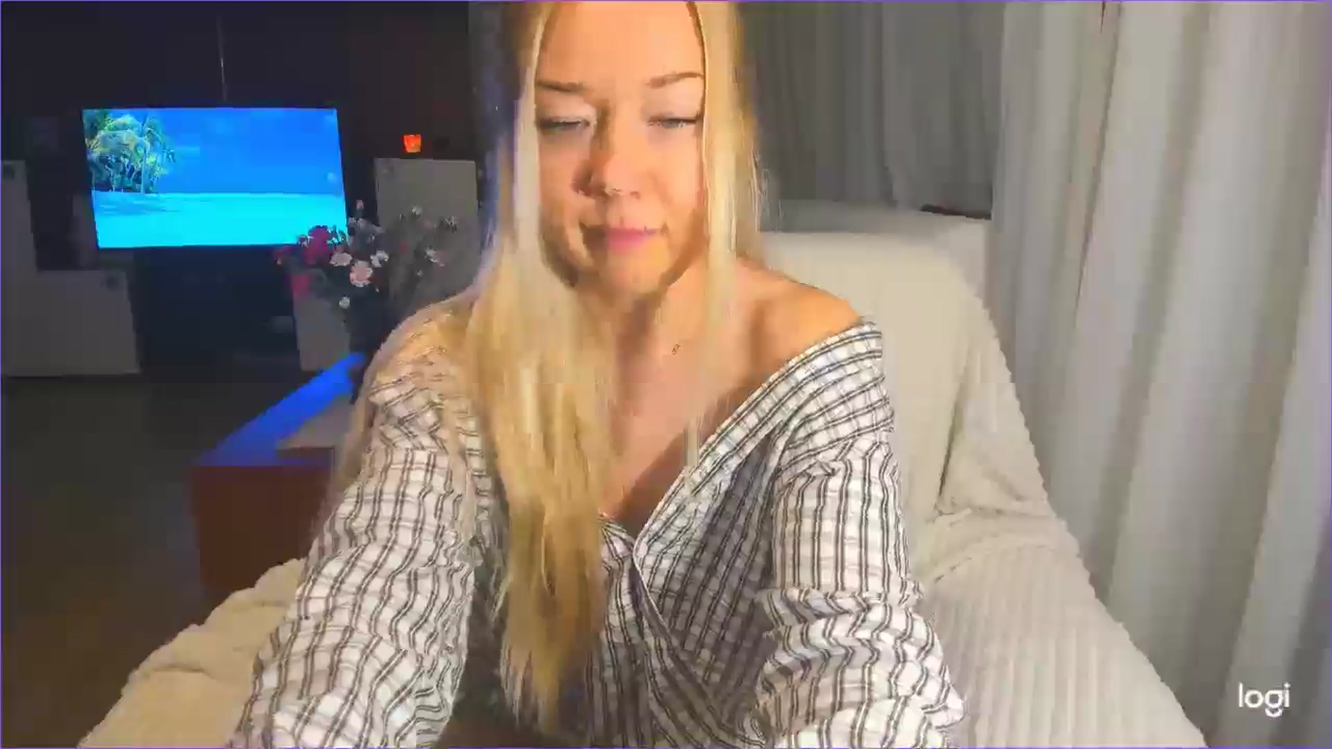 Gallery image thumbnail from FlamingoDream's myfreecams stream on, 04/04/2025, 22:06 image 15 of 20