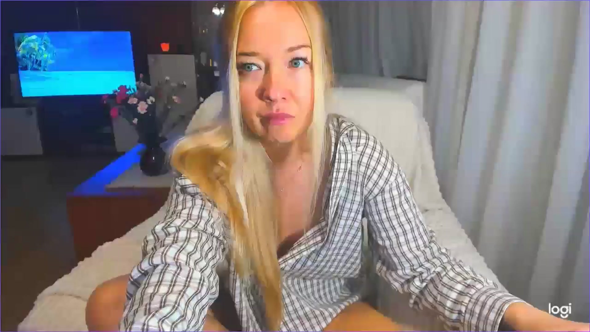 Gallery image thumbnail from FlamingoDream's myfreecams stream on, 04/04/2025, 23:04 image 7 of 20