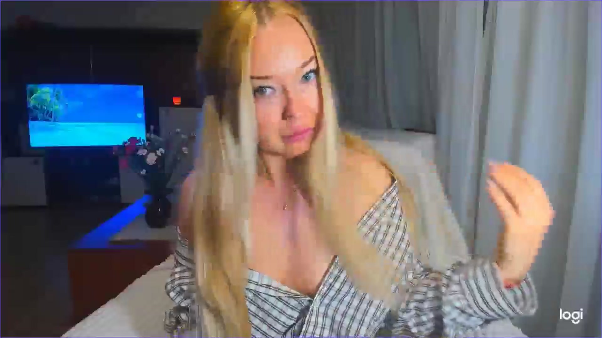 Gallery image thumbnail from FlamingoDream's myfreecams stream on, 04/04/2025, 23:29 image 7 of 20