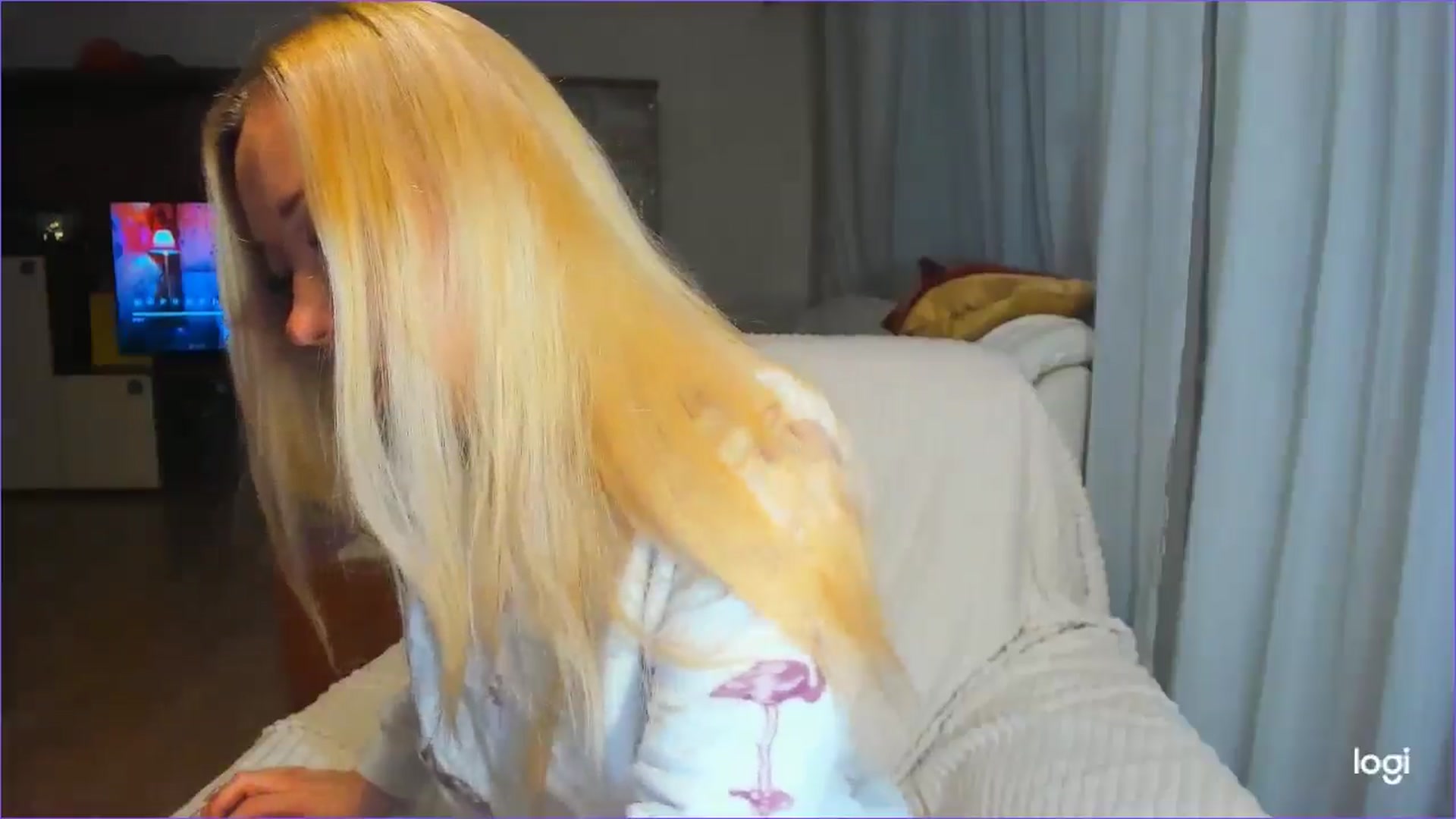 Gallery image thumbnail from FlamingoDream's myfreecams stream on, 04/08/2025, 19:22 image 15 of 20