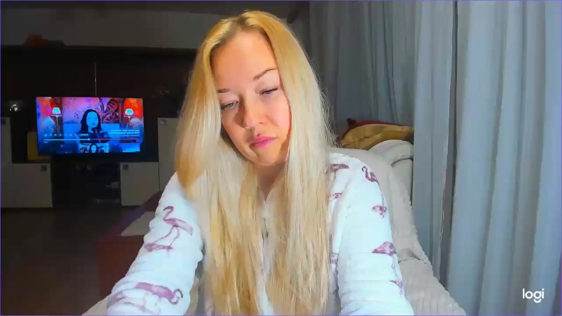 Gallery image thumbnail from FlamingoDream's myfreecams stream on, 04/08/2025, 19:22 image 1 of 20