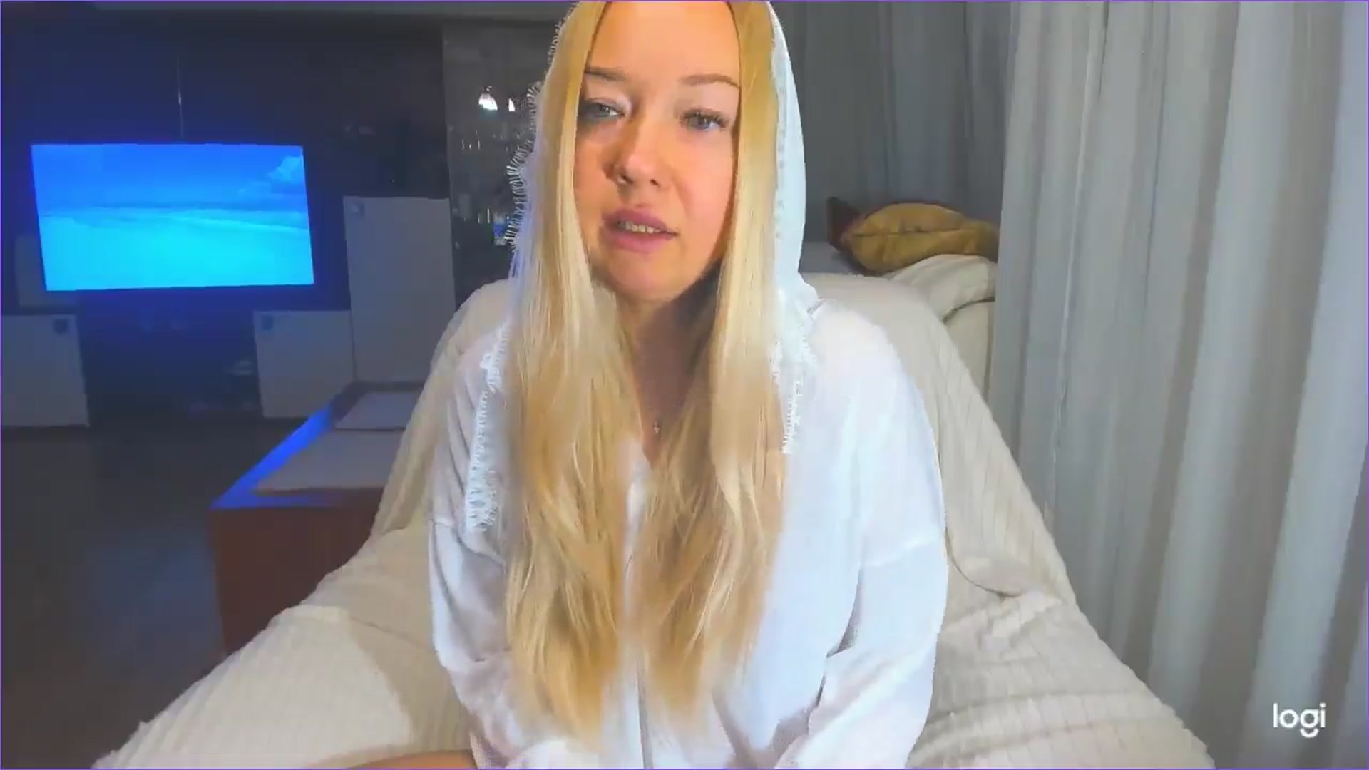 Gallery image thumbnail from FlamingoDream's myfreecams stream on, 04/08/2025, 23:12 image 11 of 20