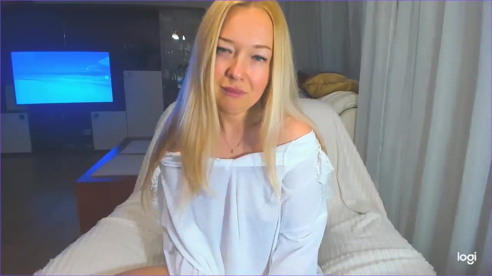 Gallery image thumbnail from FlamingoDream's myfreecams stream on, 04/08/2025, 23:12 image 3 of 20