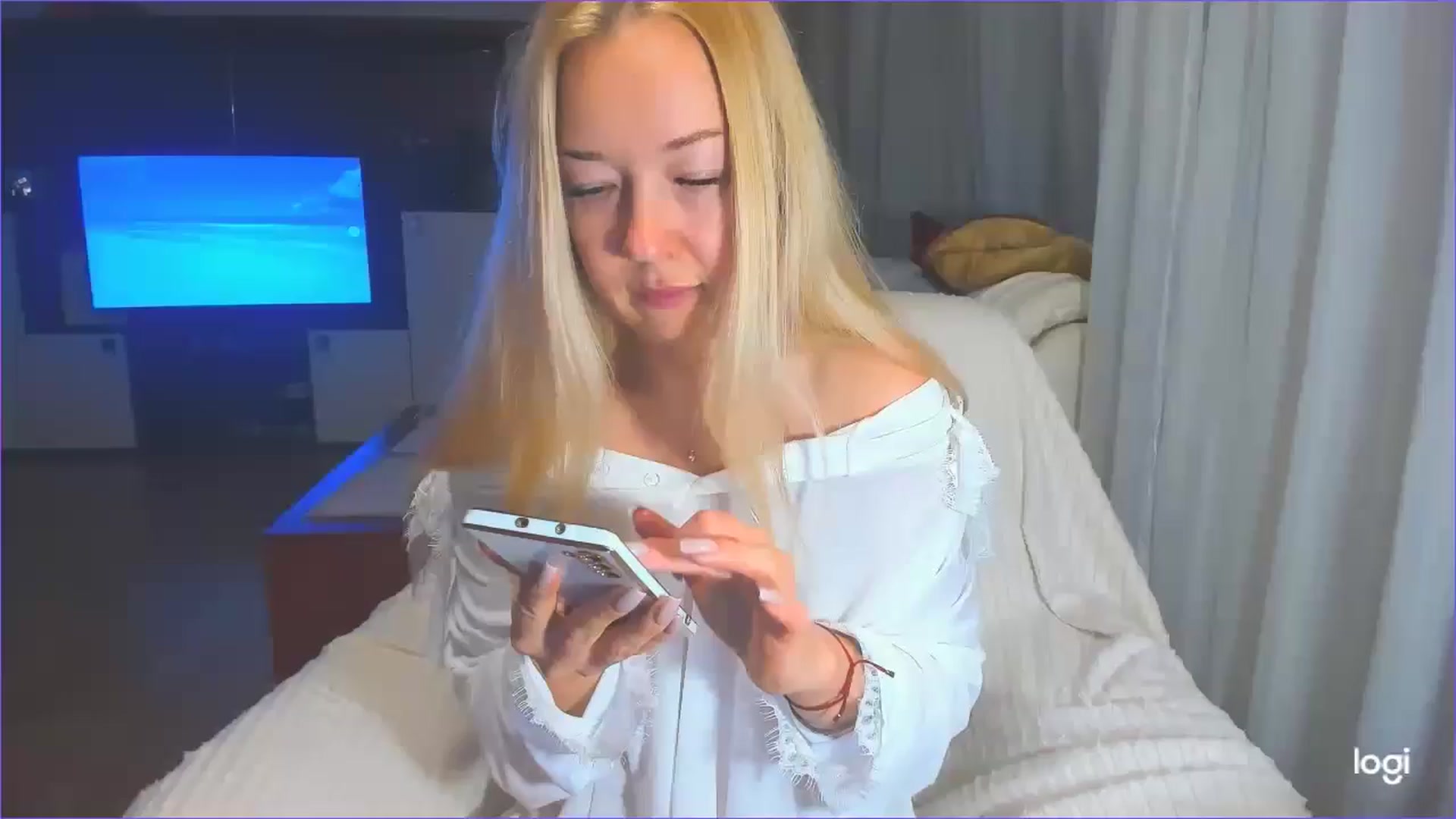 Gallery image thumbnail from FlamingoDream's myfreecams stream on, 04/08/2025, 23:12 image 1 of 20