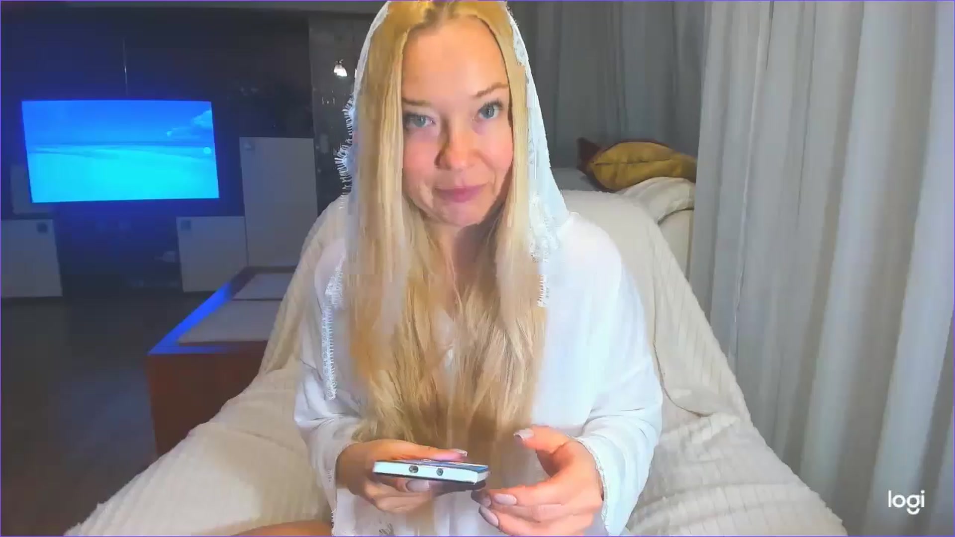 Gallery image thumbnail from FlamingoDream's myfreecams stream on, 04/08/2025, 23:12 image 10 of 20