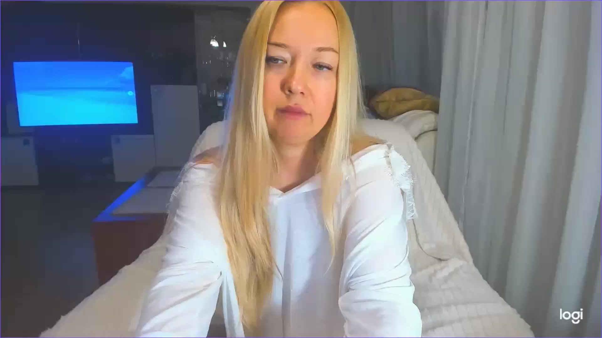 Gallery image thumbnail from FlamingoDream's myfreecams stream on, 04/08/2025, 23:12 image 8 of 20