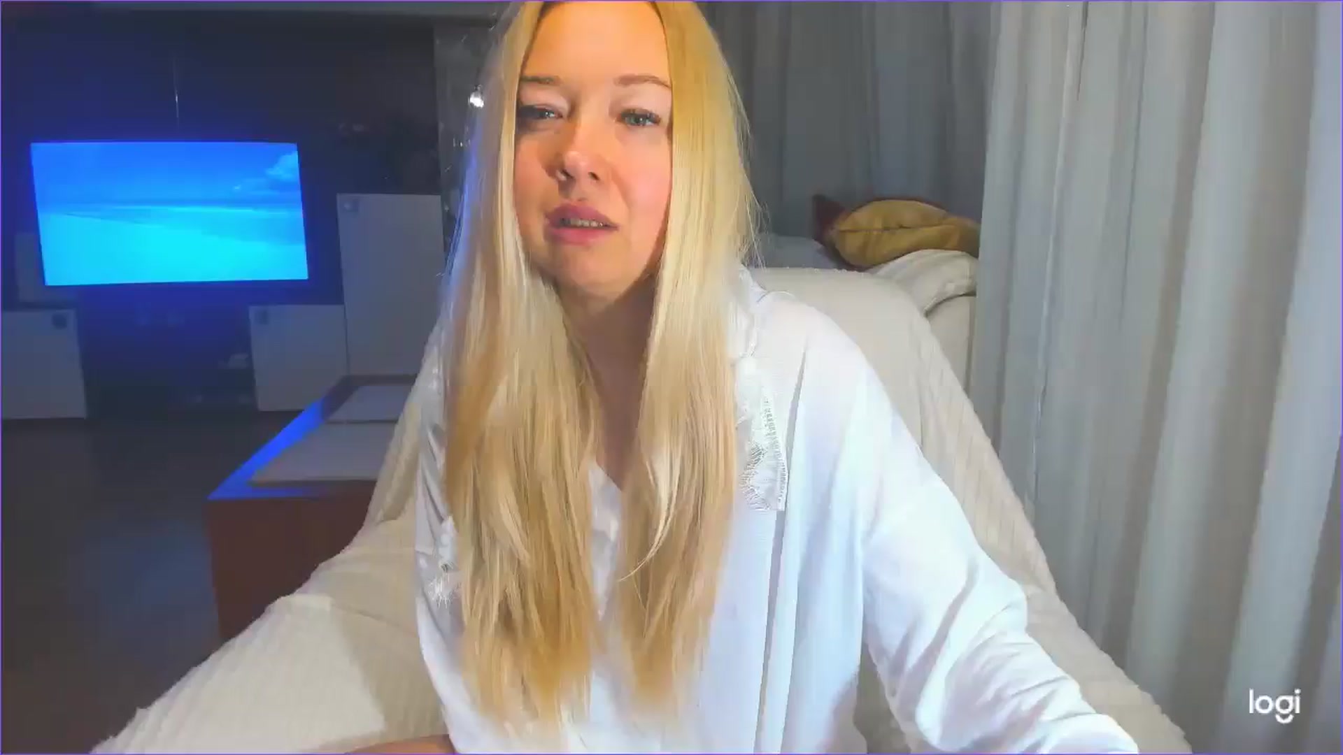 Gallery image thumbnail from FlamingoDream's myfreecams stream on, 04/08/2025, 23:12 image 12 of 20