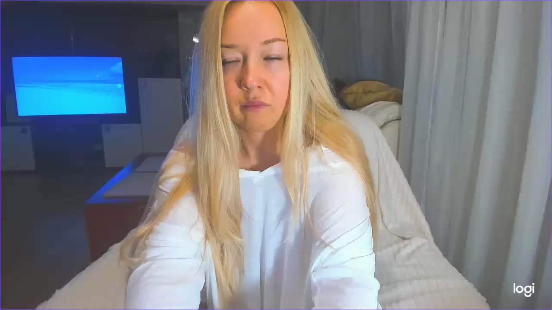 Gallery image thumbnail from FlamingoDream's myfreecams stream on, 04/08/2025, 23:12 image 14 of 20