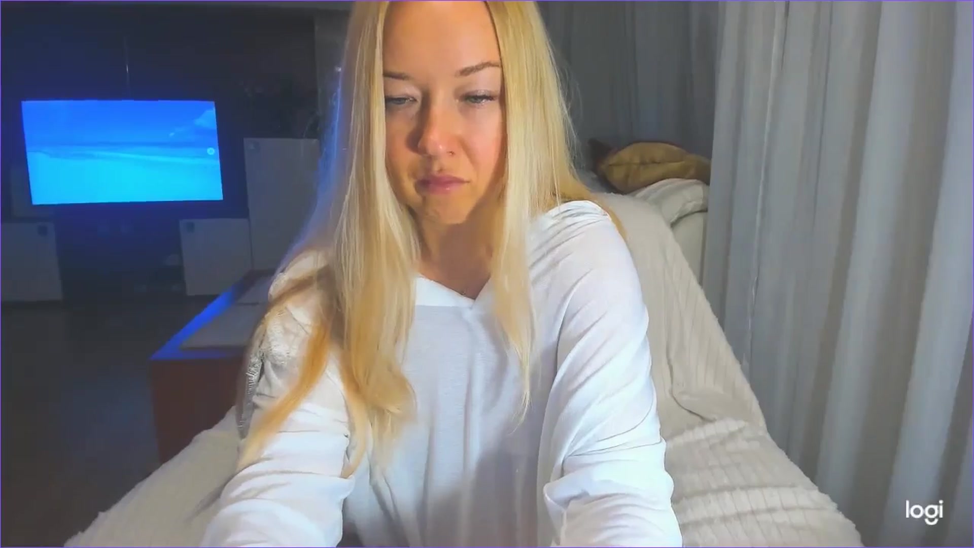 Gallery image thumbnail from FlamingoDream's myfreecams stream on, 04/08/2025, 23:12 image 17 of 20