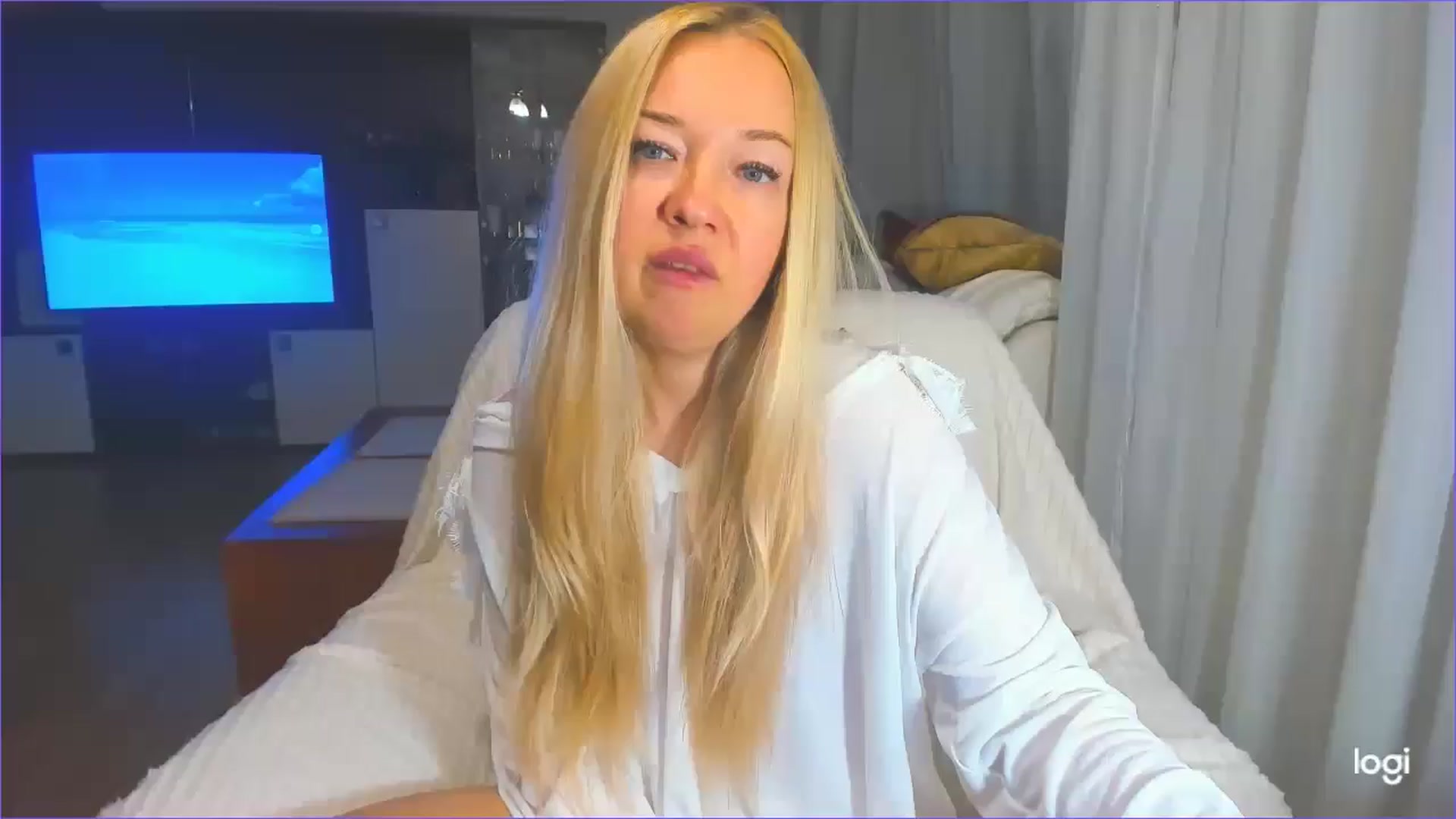 Gallery image thumbnail from FlamingoDream's myfreecams stream on, 04/08/2025, 23:12 image 5 of 20