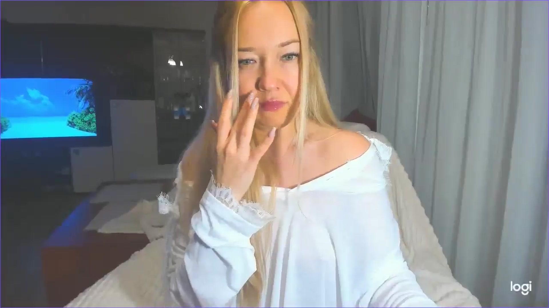 Gallery image thumbnail from FlamingoDream's myfreecams stream on, 04/09/2025, 23:19 image 20 of 20