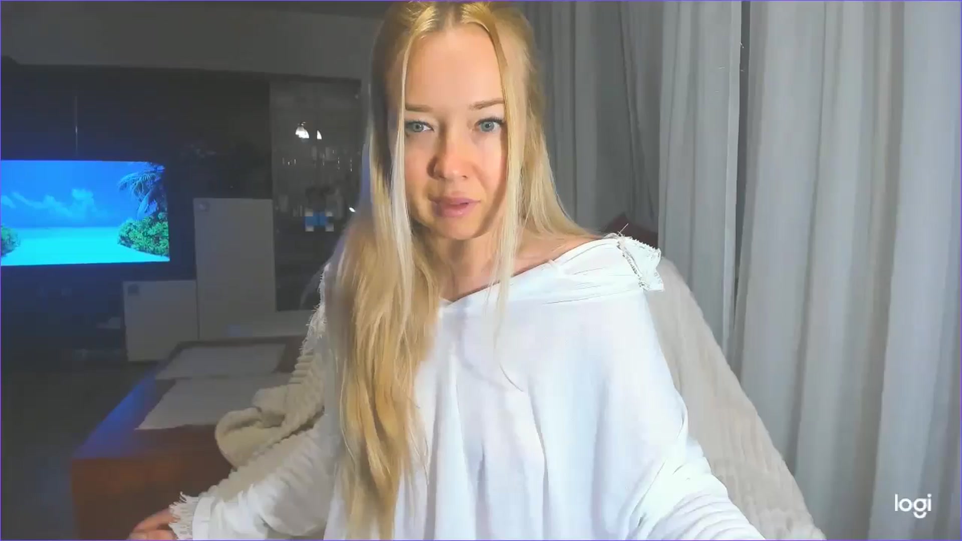 Gallery image thumbnail from FlamingoDream's myfreecams stream on, 04/09/2025, 23:19 image 6 of 20